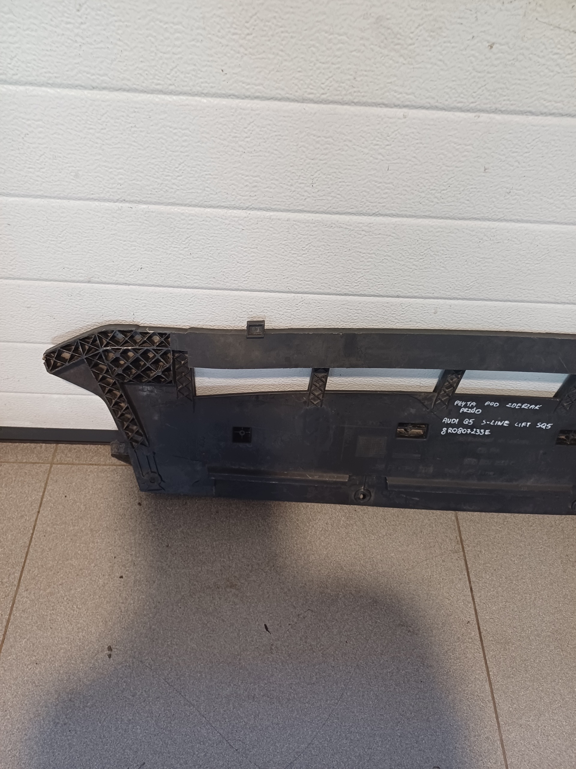 cover below bumper front front AUDI Q5 SQ5 8R0807233E
