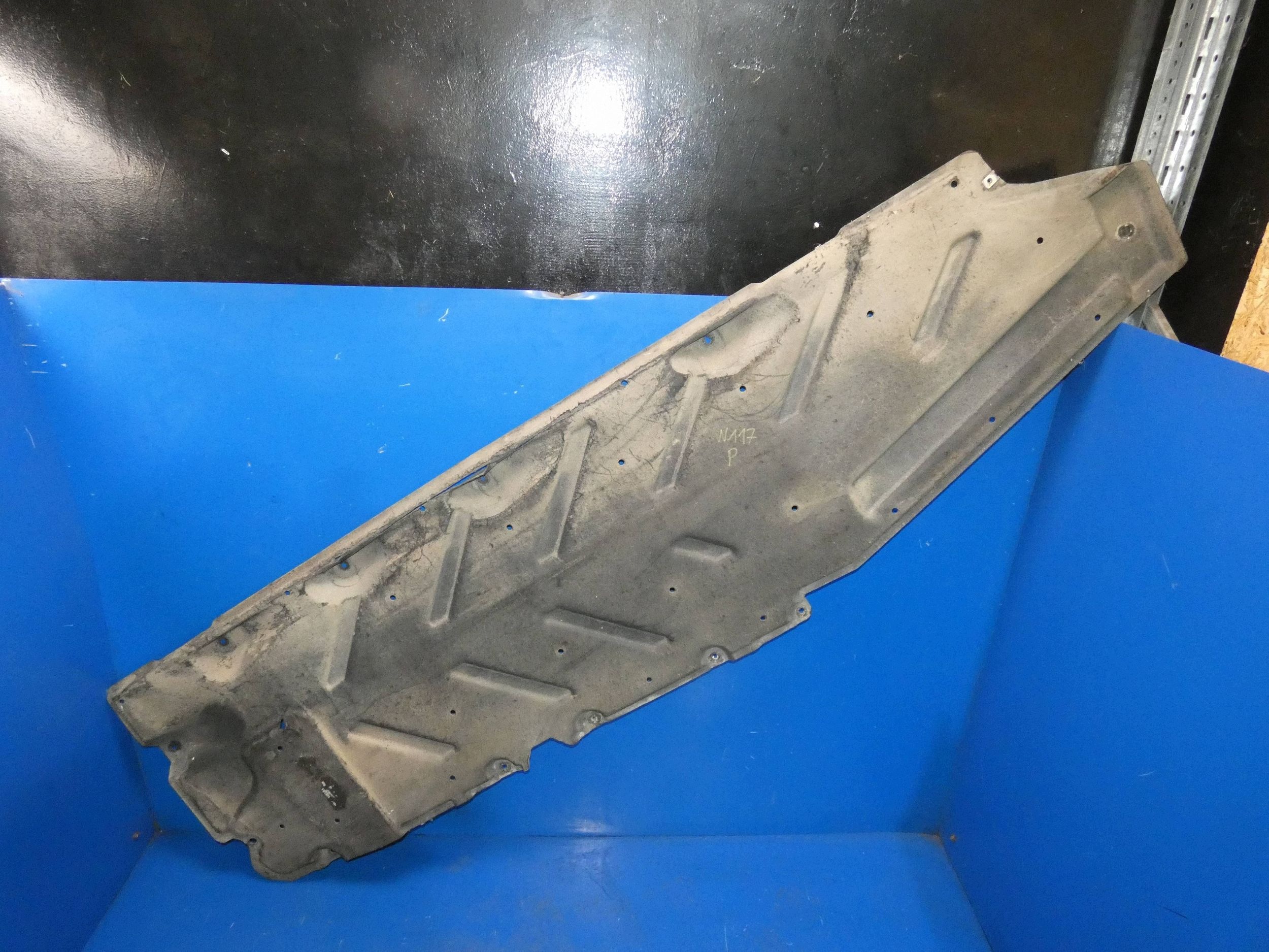 MERCEDES CLA W117 Blende Abdeckung abdeckung Unterfahrschutz rechts