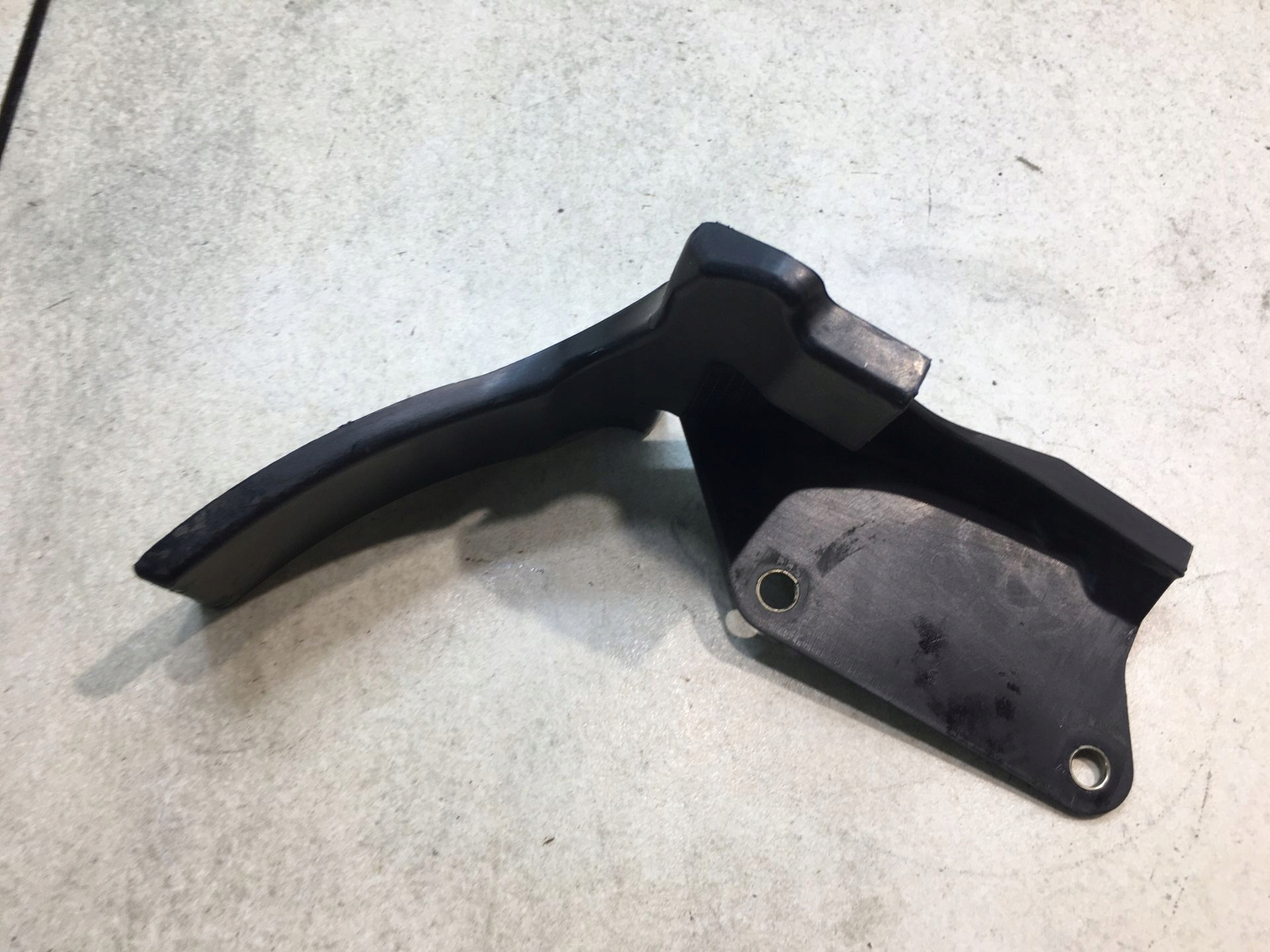 Blende Abdeckung POMPY der Lenkung ALFA ROMEO 147 46758670