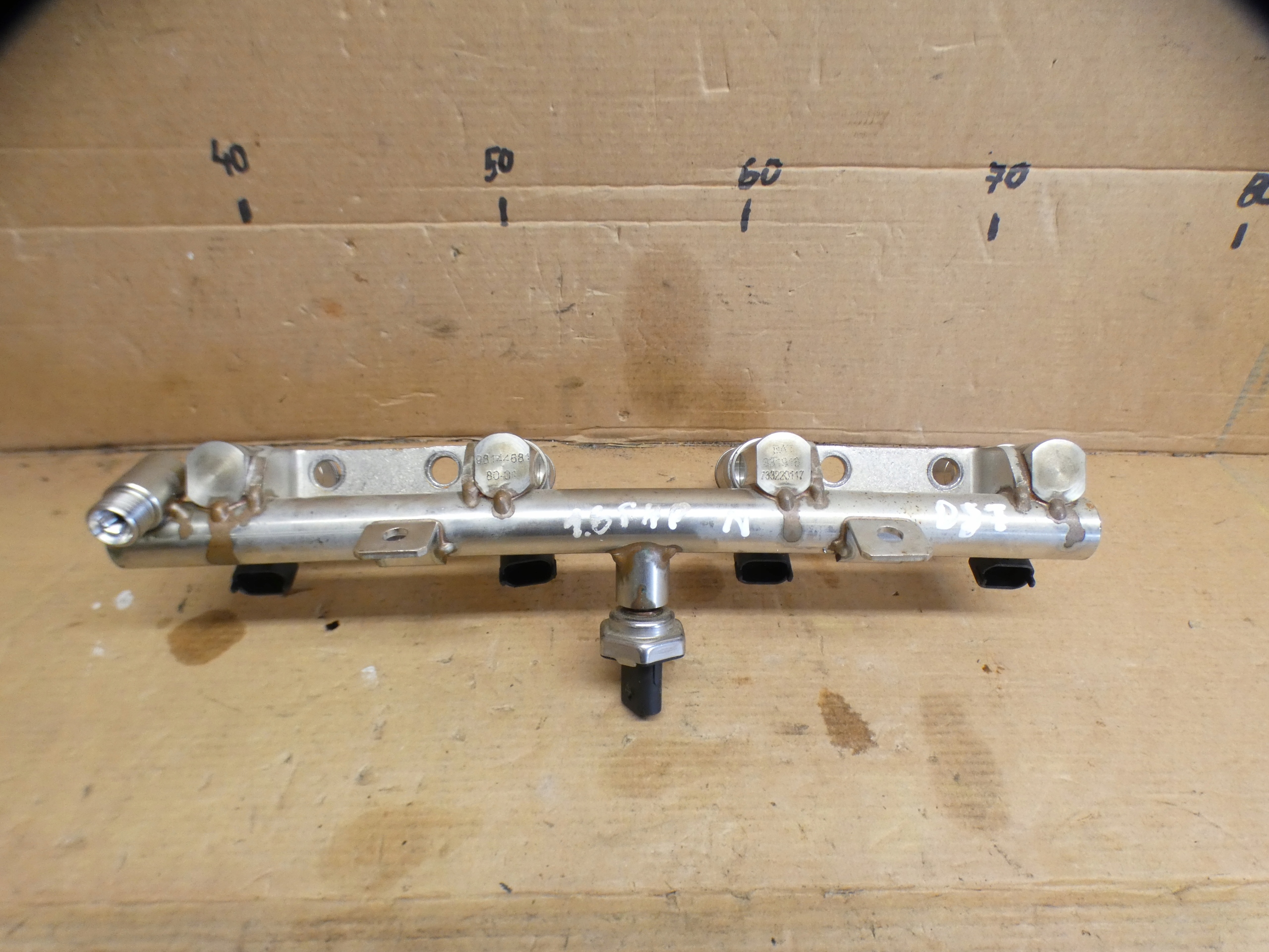 Citroen ds7 Einspritzdüse / Komplet 9814468180