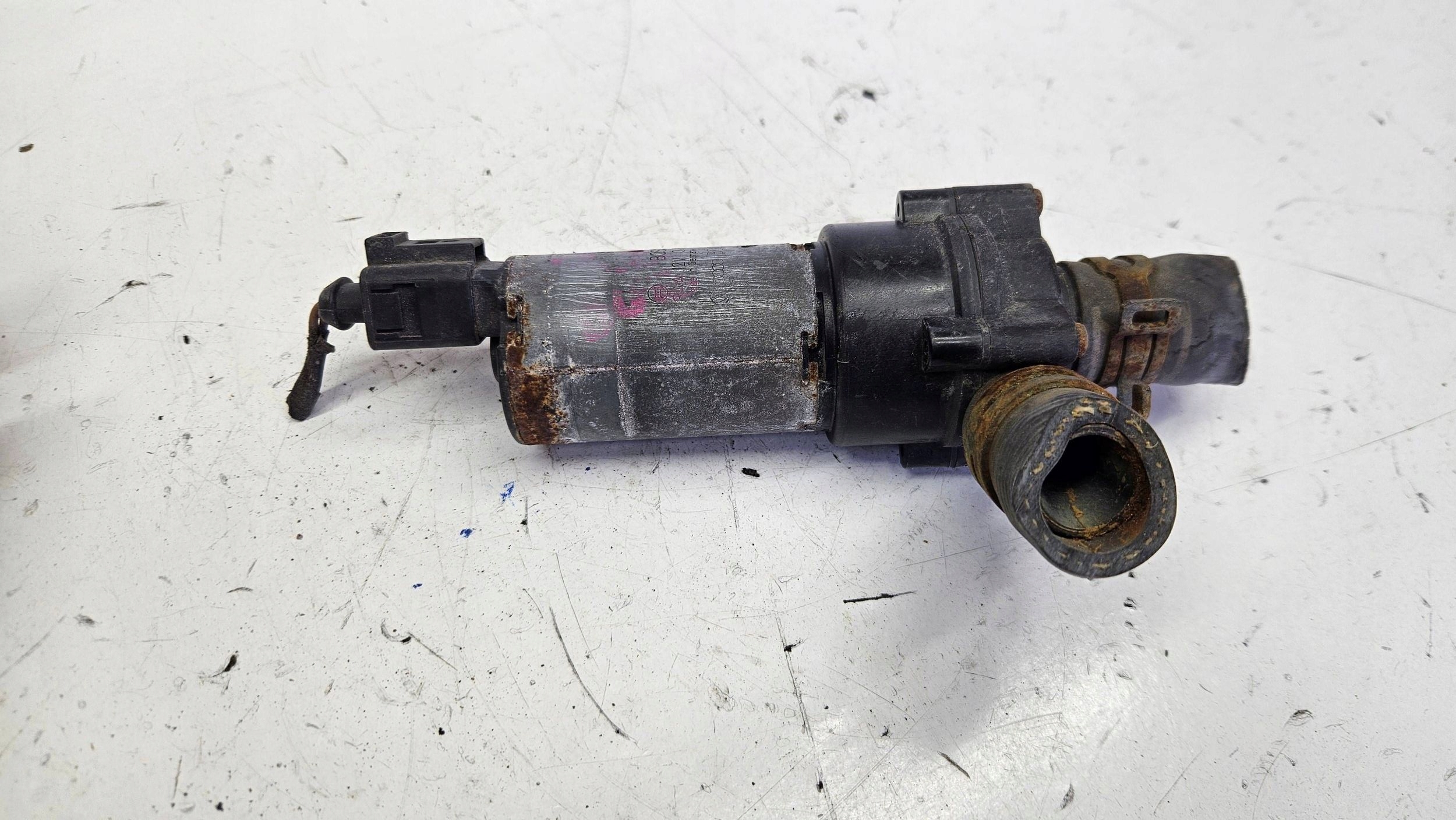 Audi A3 8P TT Golf 5 GTI 3.2B BUB supplementary water pump 3d0965561d