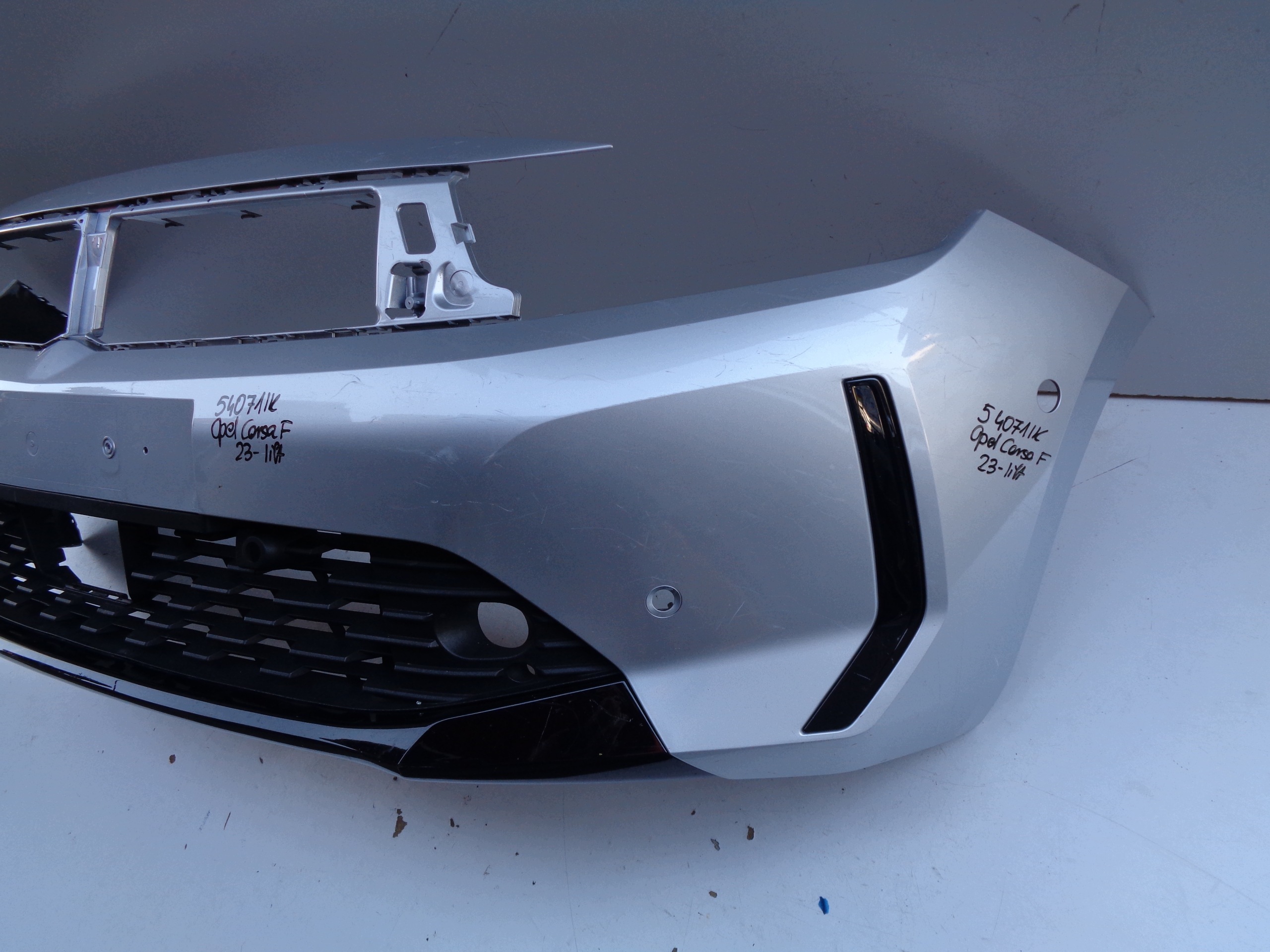 frontstoßstange OPEL CORSA F 23- LIFT NR 54071