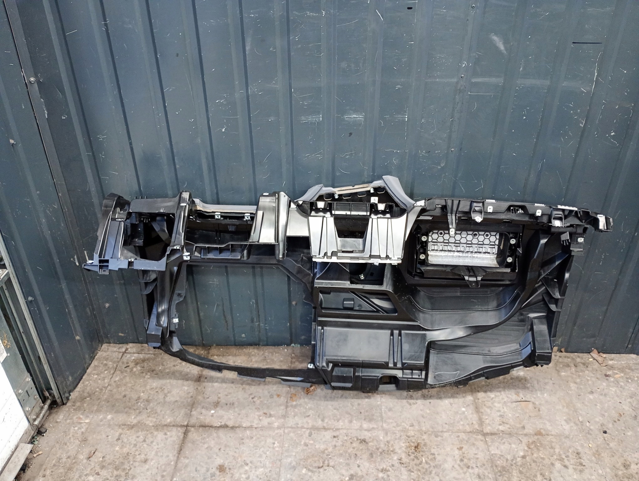 10b857003 торпеда консоль vw ID3 id.3