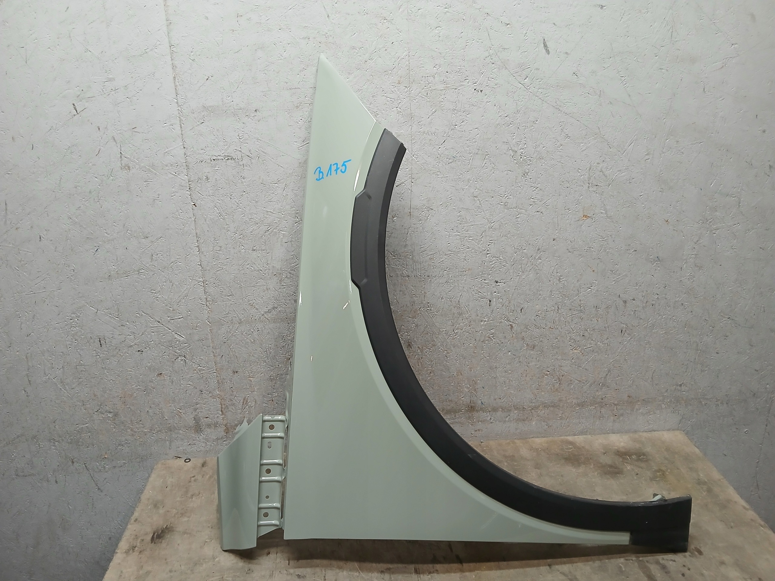 fender front right SKODA ENYAQ