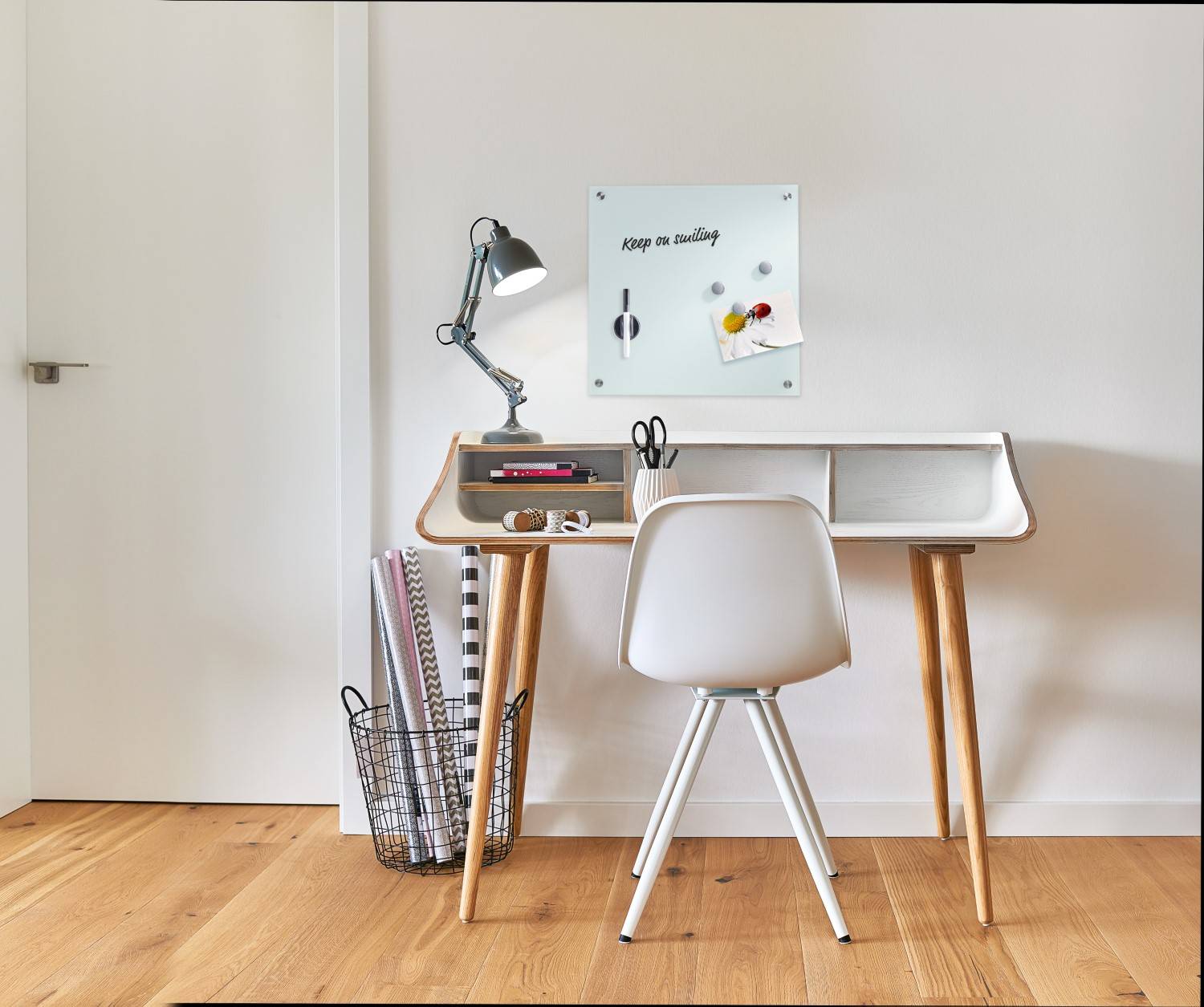 SZKLANA TABLICA MAGNETYCZNA, BIAŁA 40x40 3 magnesy Kod producenta 11600