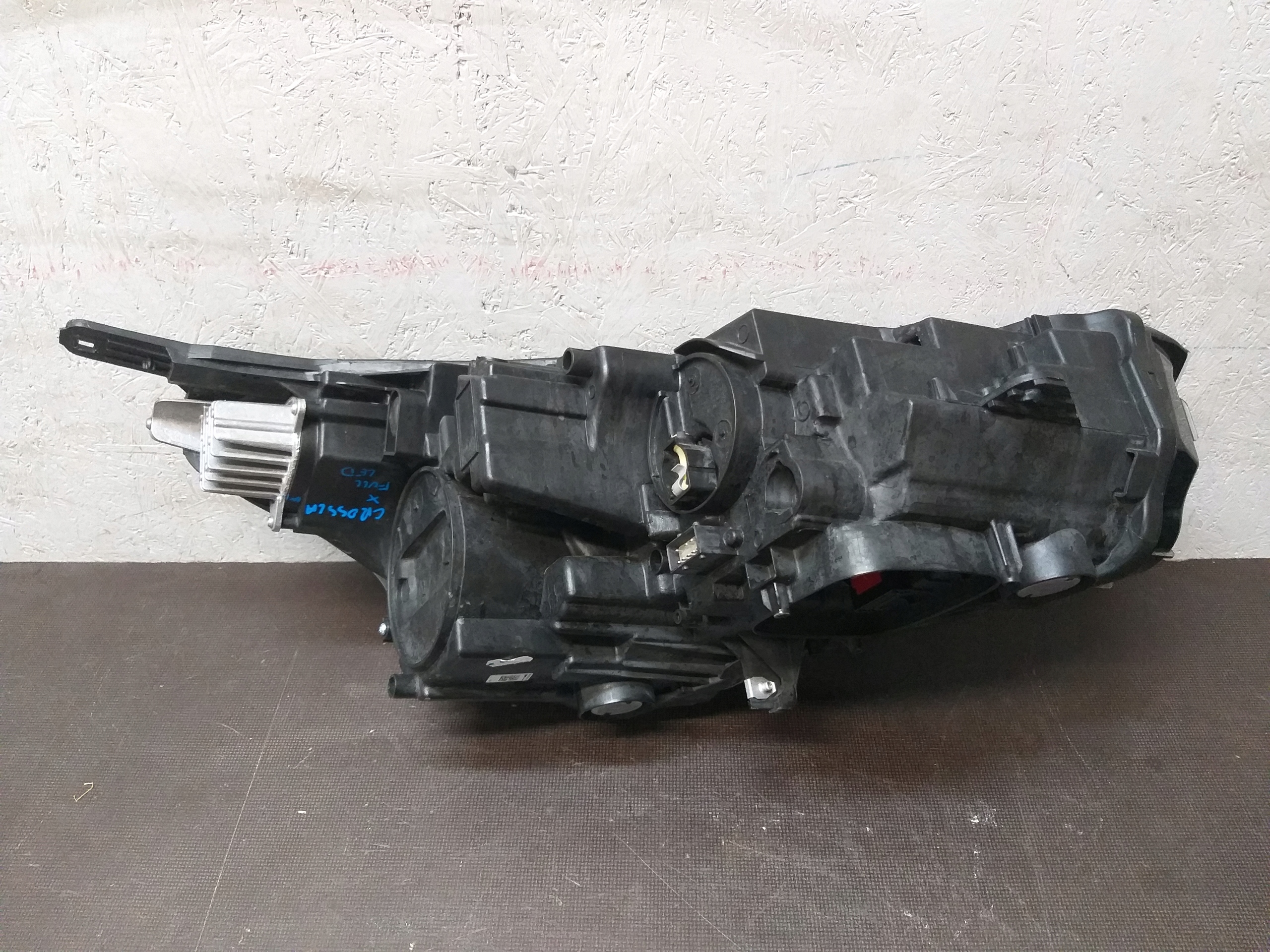 LIGHT FRONT LEFT OPEL CROSSLAND X FULL LED