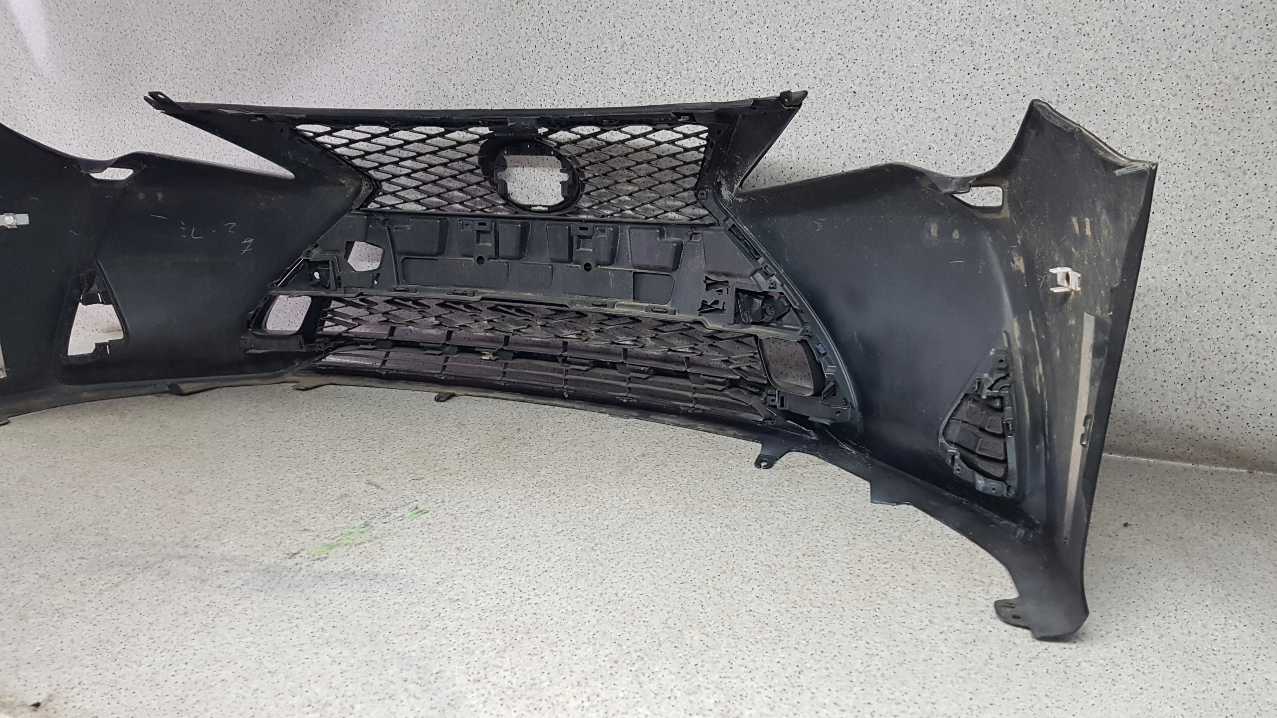 LEXUS RC LIFT 2018 - bumper front 2194