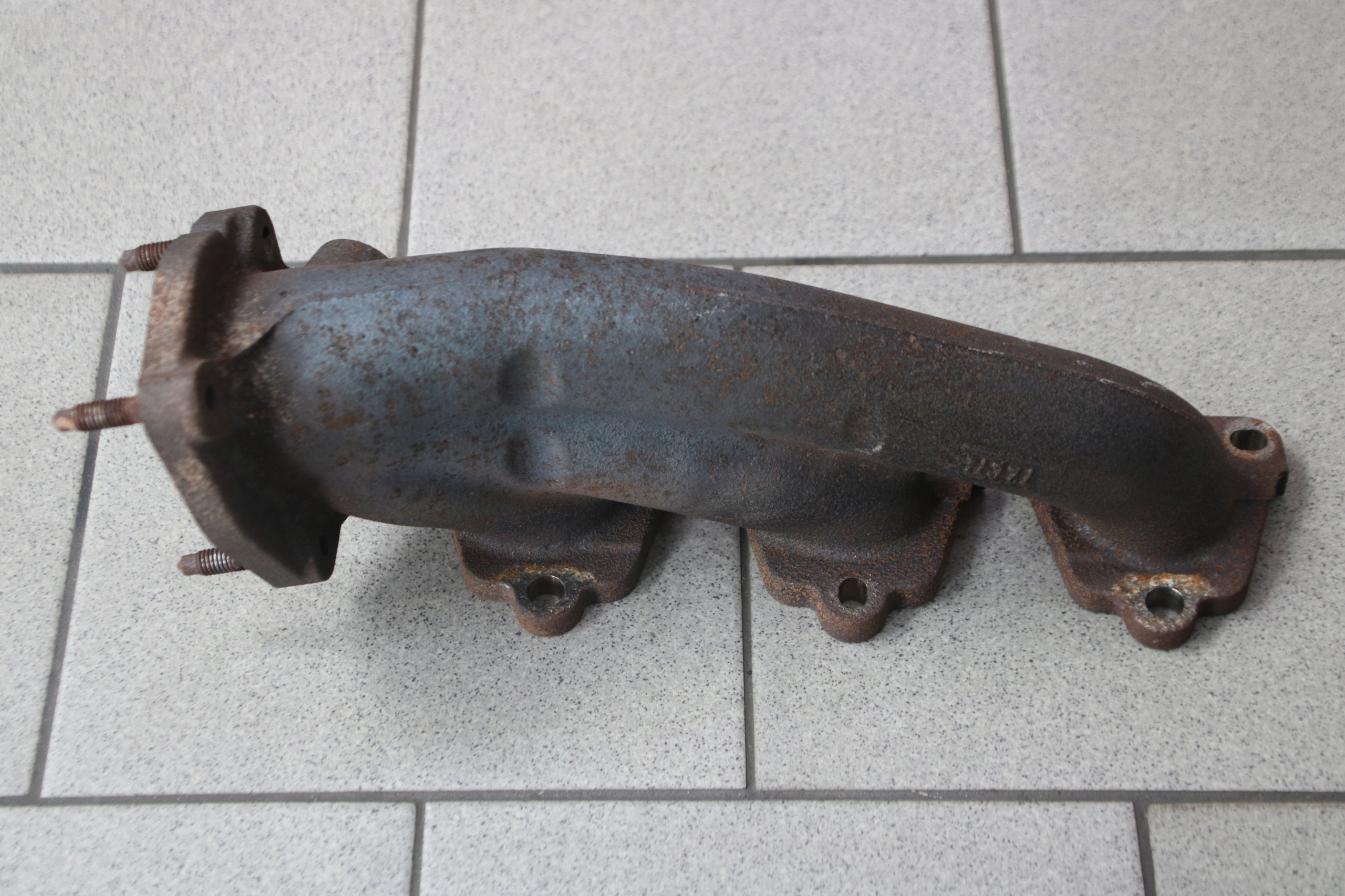 AUDI A6 A8 D4 exhaust manifold right 06E253034T