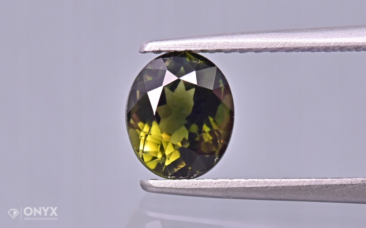 Turmalín Verdelit fazetovaný ovál 7x6 mm