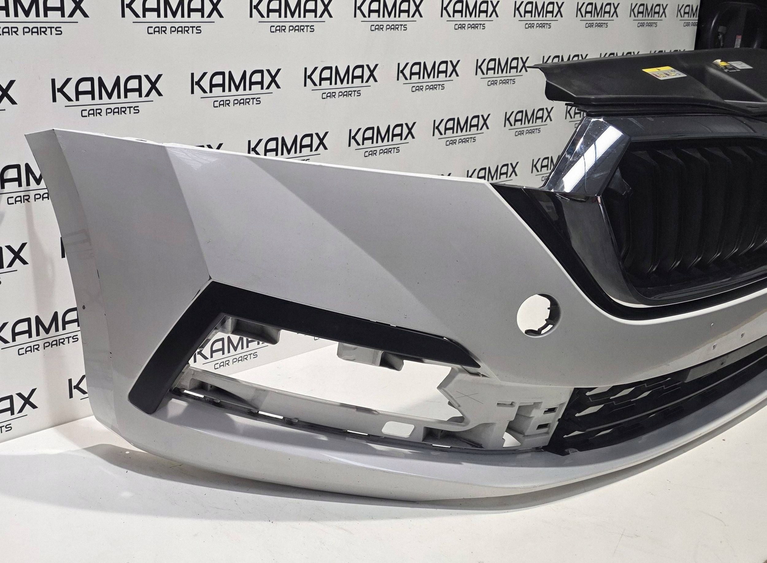 front bumper front Skoda Fabia Mk4 (6VA) 5E3807221