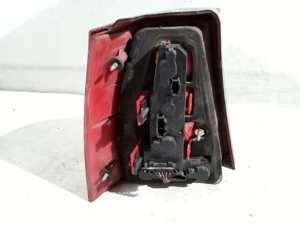 VW Golf IV 4 kombi light right rear part rear