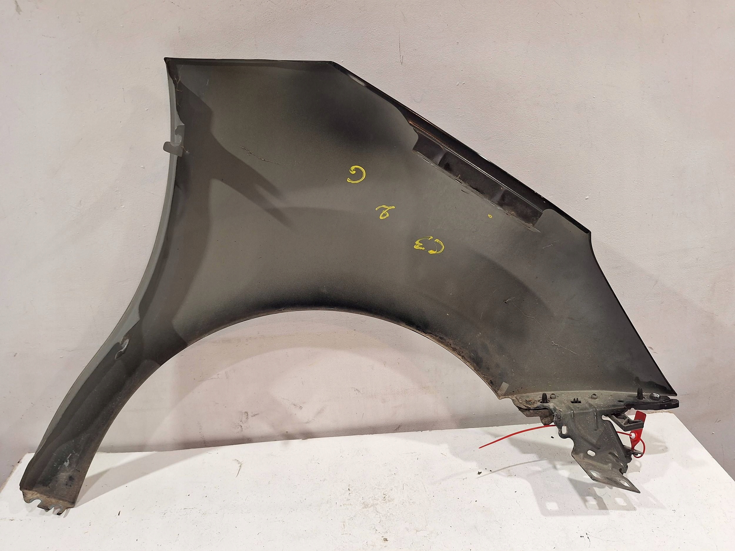 fender front left CITROEN C3 II DS3 09