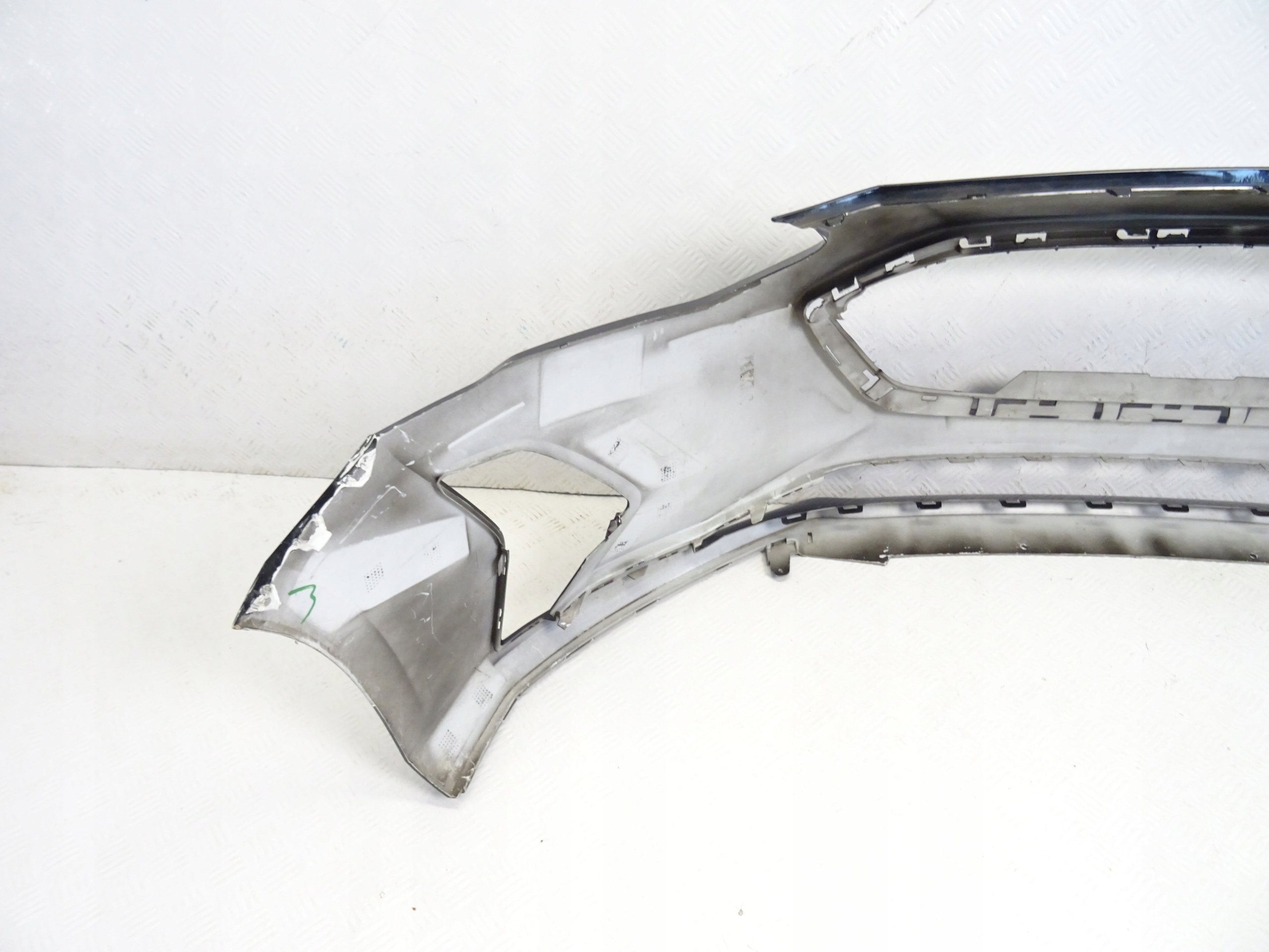 Ford Focus 4 MK4 nárazník předek přední