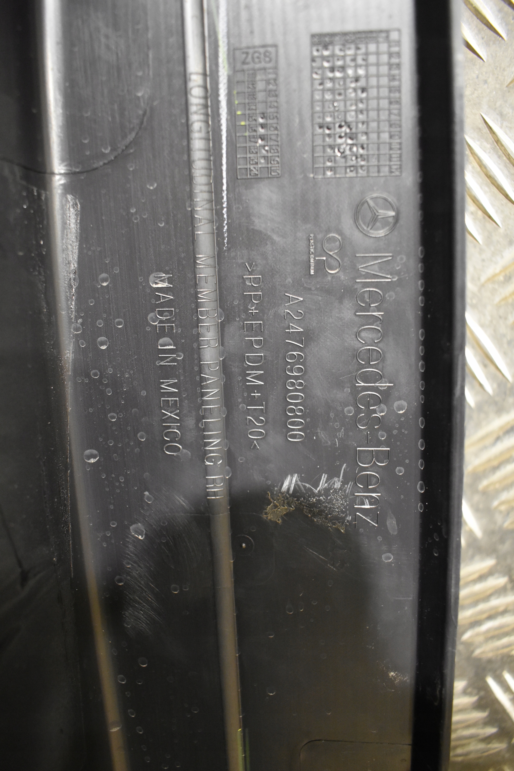 IDEALNA moulding threshold right MERCEDES GLB X247 AMG 1