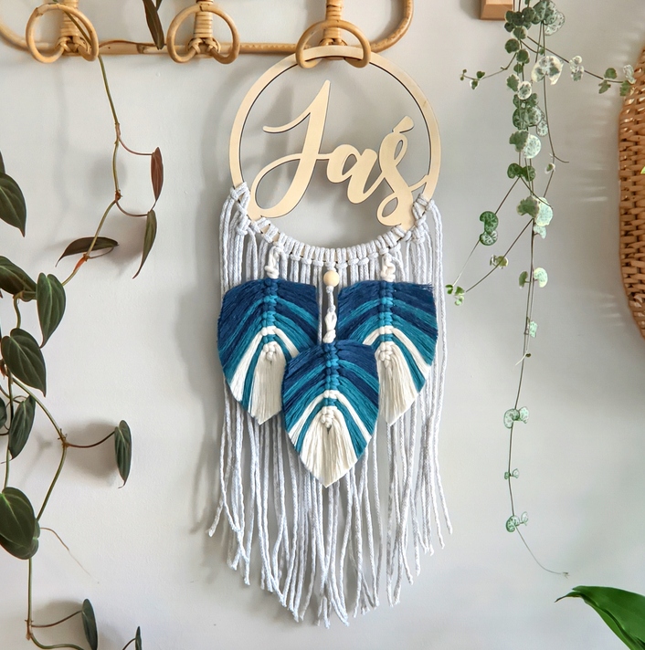 lapač snů makrama béžová jmenovka s nápisem boho