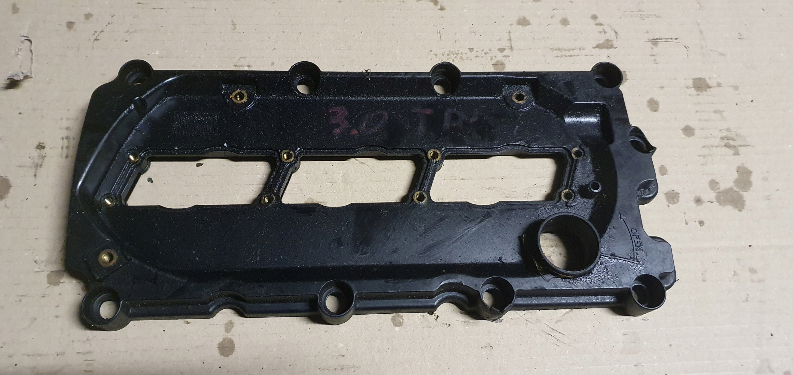 Audi VW 2.7 TDI 3.0 TDI - Pokrywa zaworów