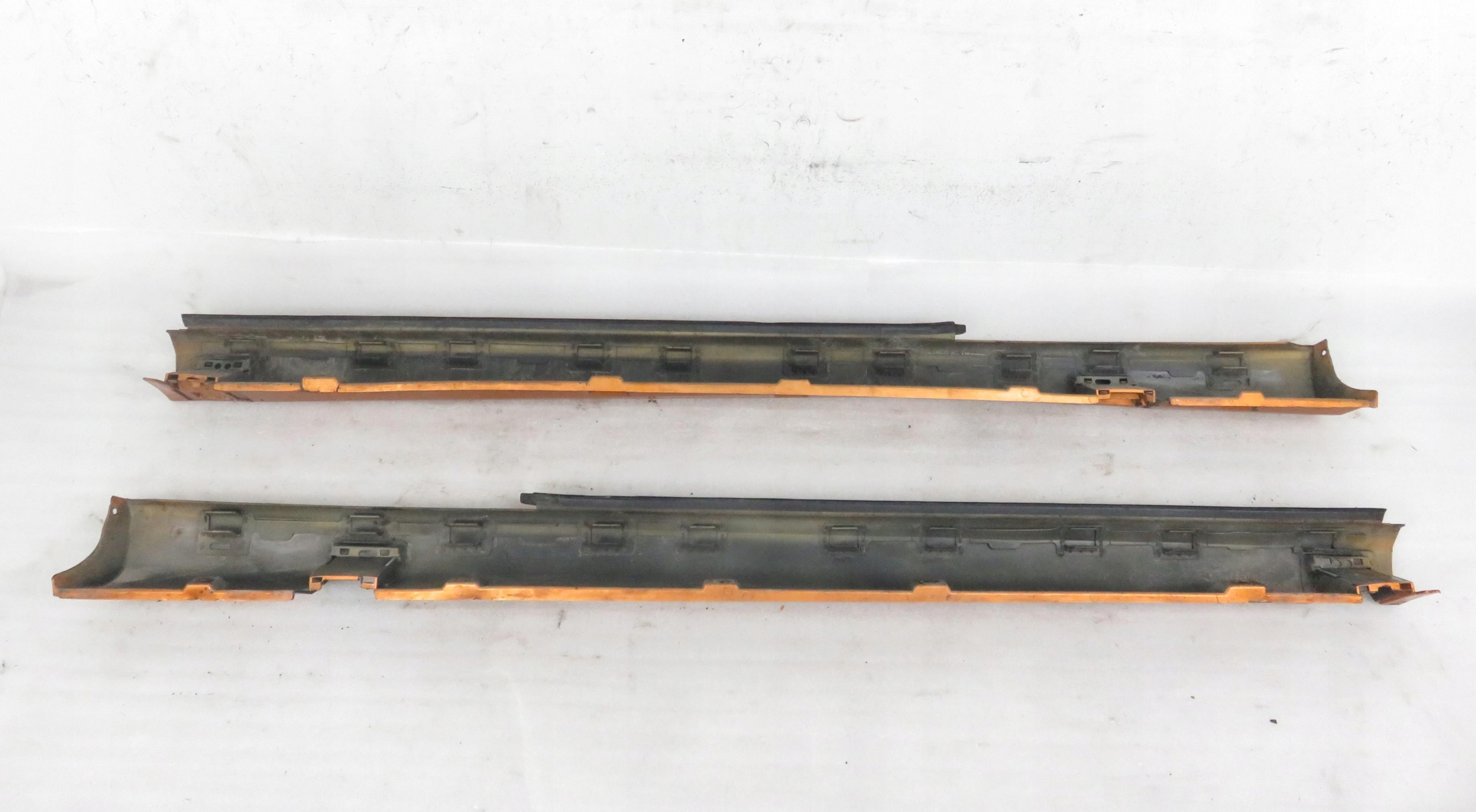 LISTWY PROGOWE OPEL ASTRA G coupe Z40B KOMPLET Typ samochodu Samochody osobowe