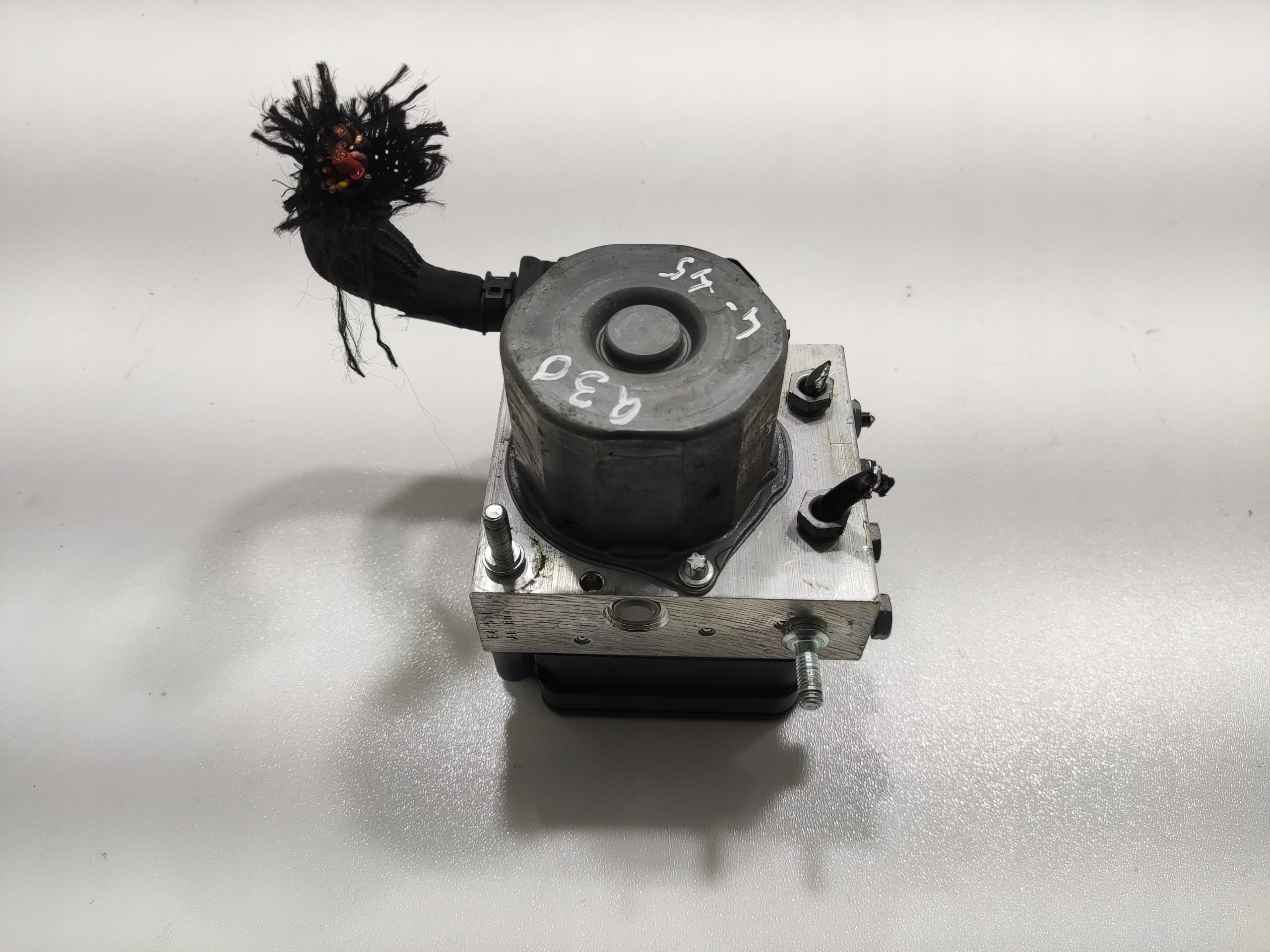 pump control unit ABS INFINITI Q30 2015-2020 A0914310000