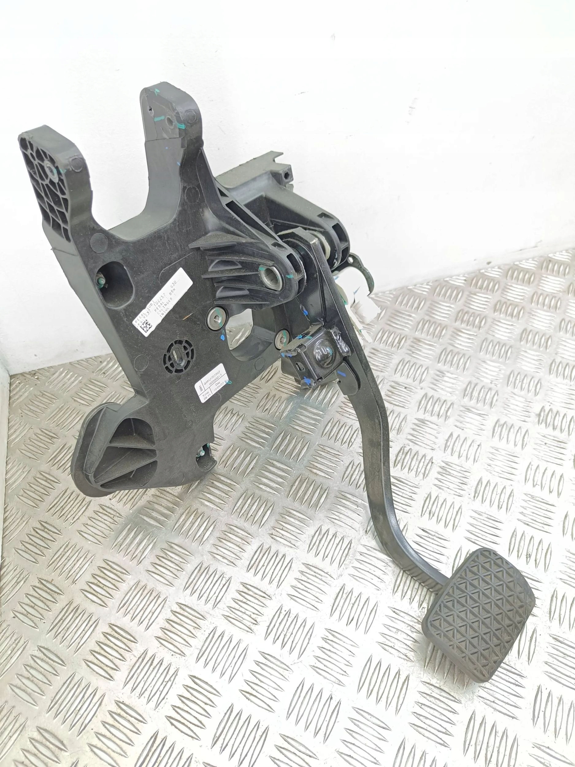 opel MOKKA X 2020 педаль тормоза