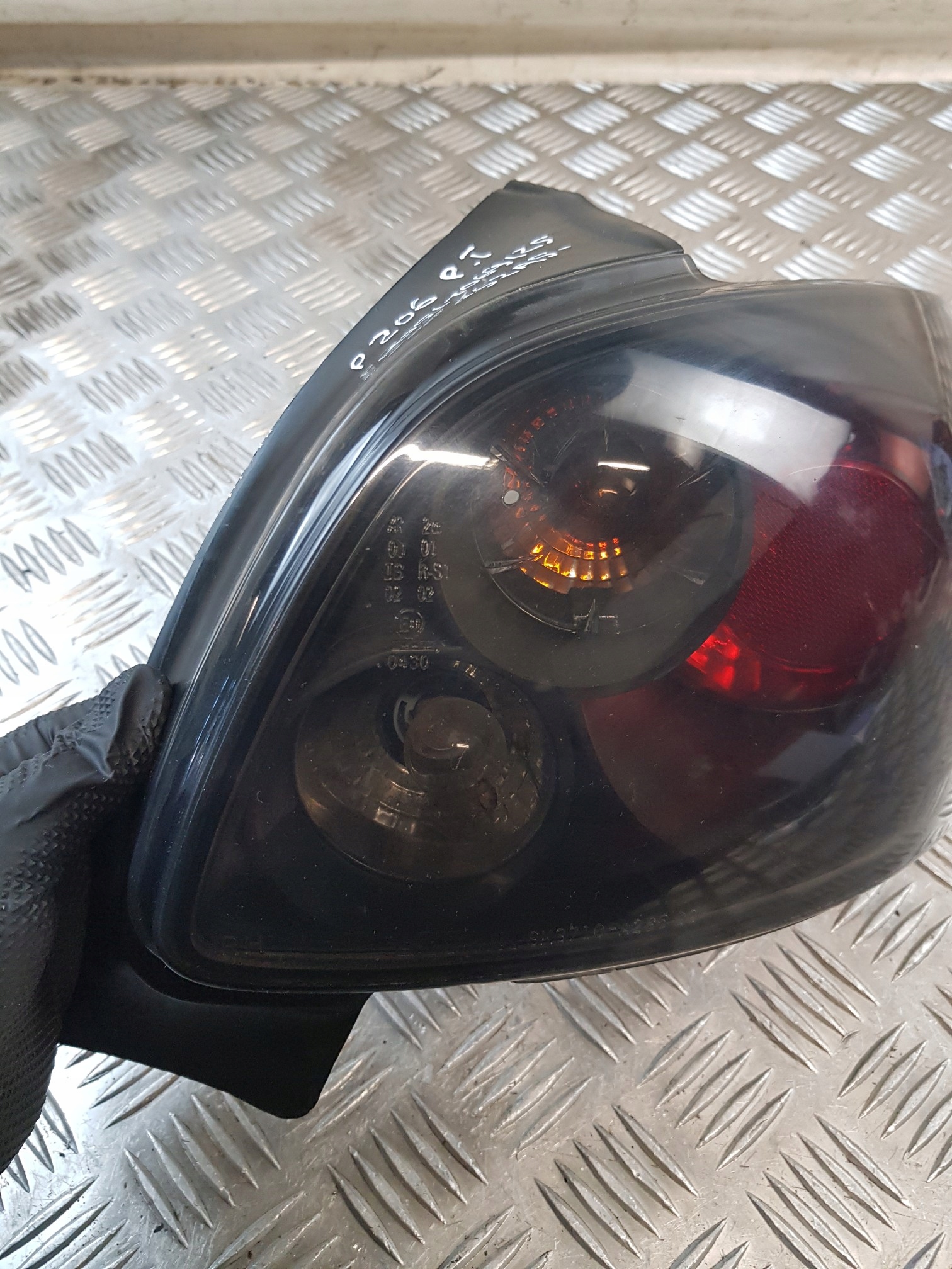 light right rear part PEUGEOT 206 04R