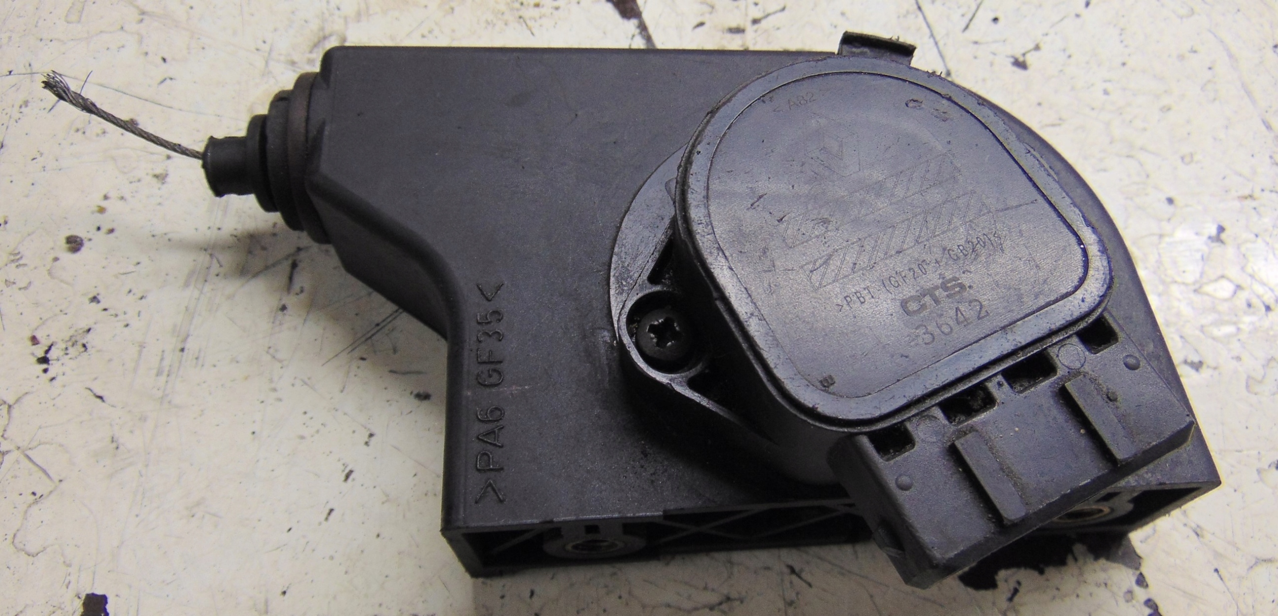 POTENCJOMETR GAZU RENAULT SCENIC I LIFT 1.4B EU