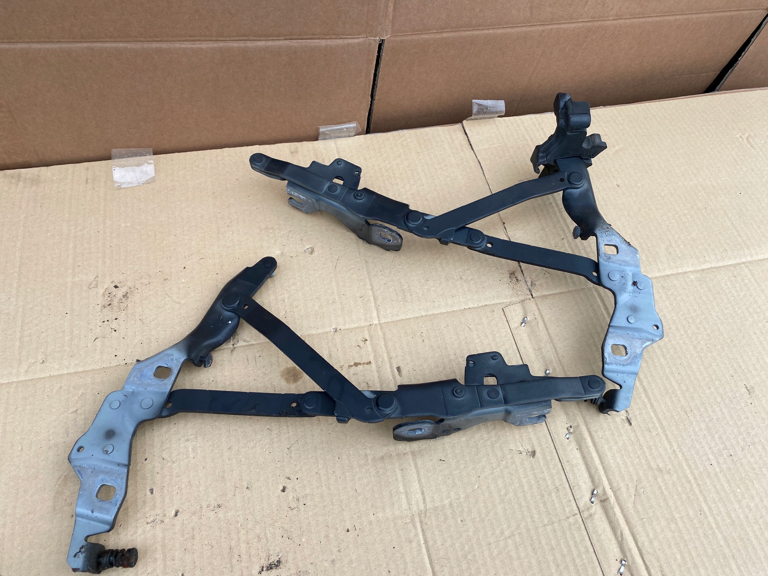 ПЕТЛИ КАПОТА BMW Z4 E89