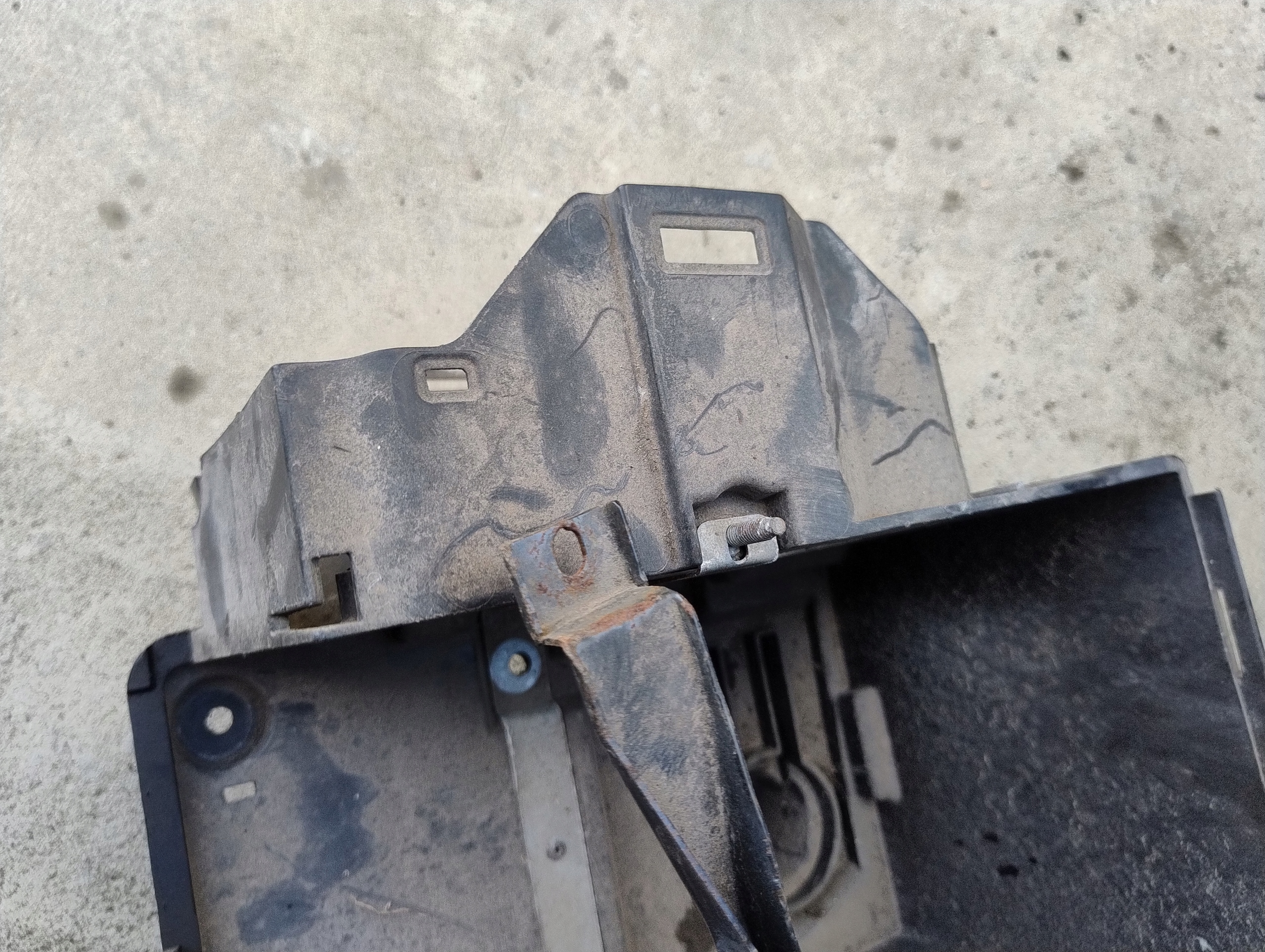 obal akumulátoru Ford C-Max 3M51-10723-A