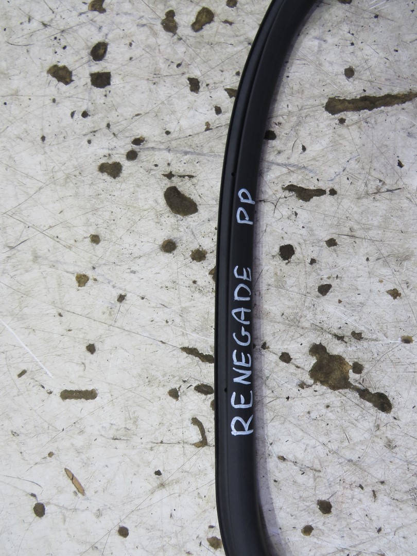 USZCZELKA DRZWI PRAWY PRZÓD RENEGADE Producent części Inny