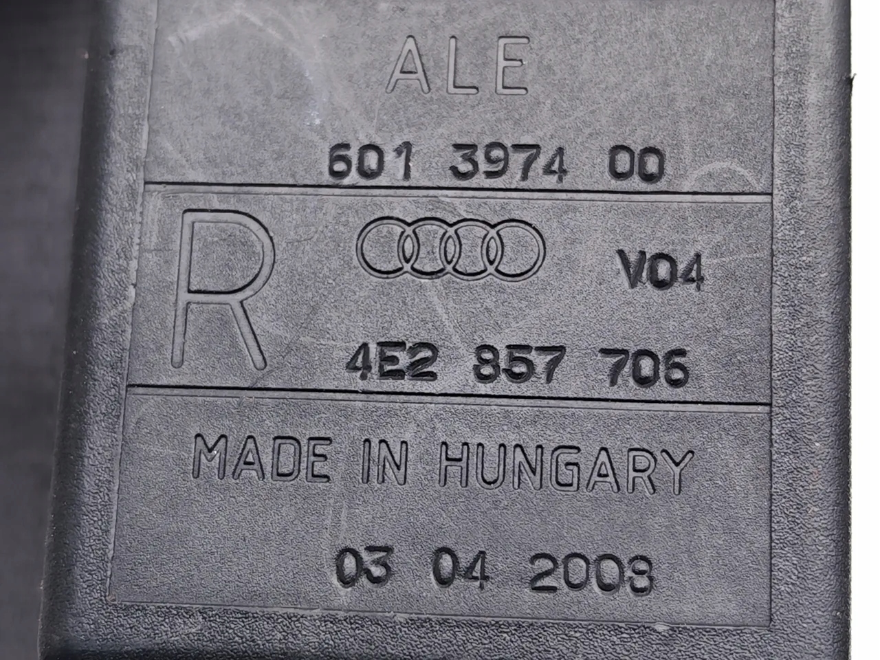 Audi A8 ремень безопасности перед 2008