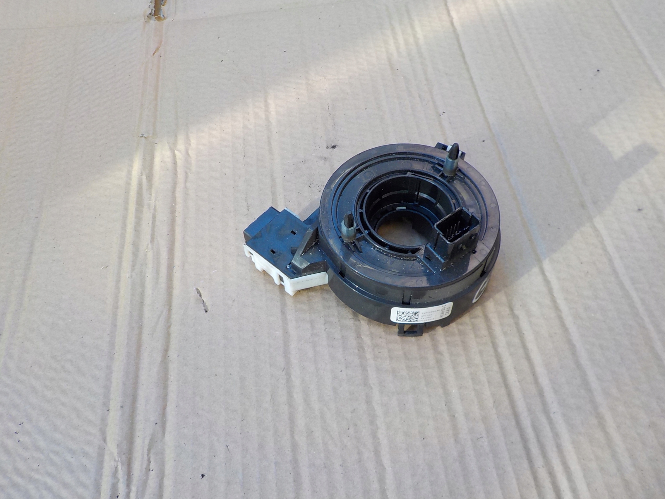 ring below steering wheel, vw golf VI 1K0959653C