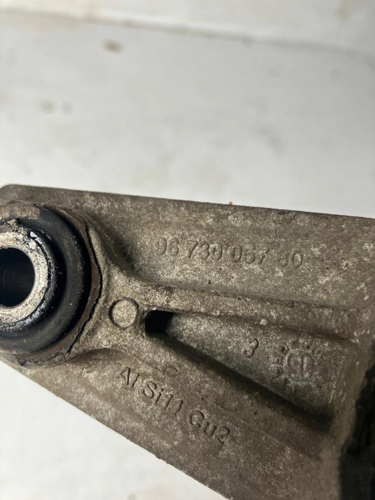 holder gearbox mounting C3 II 9673005780