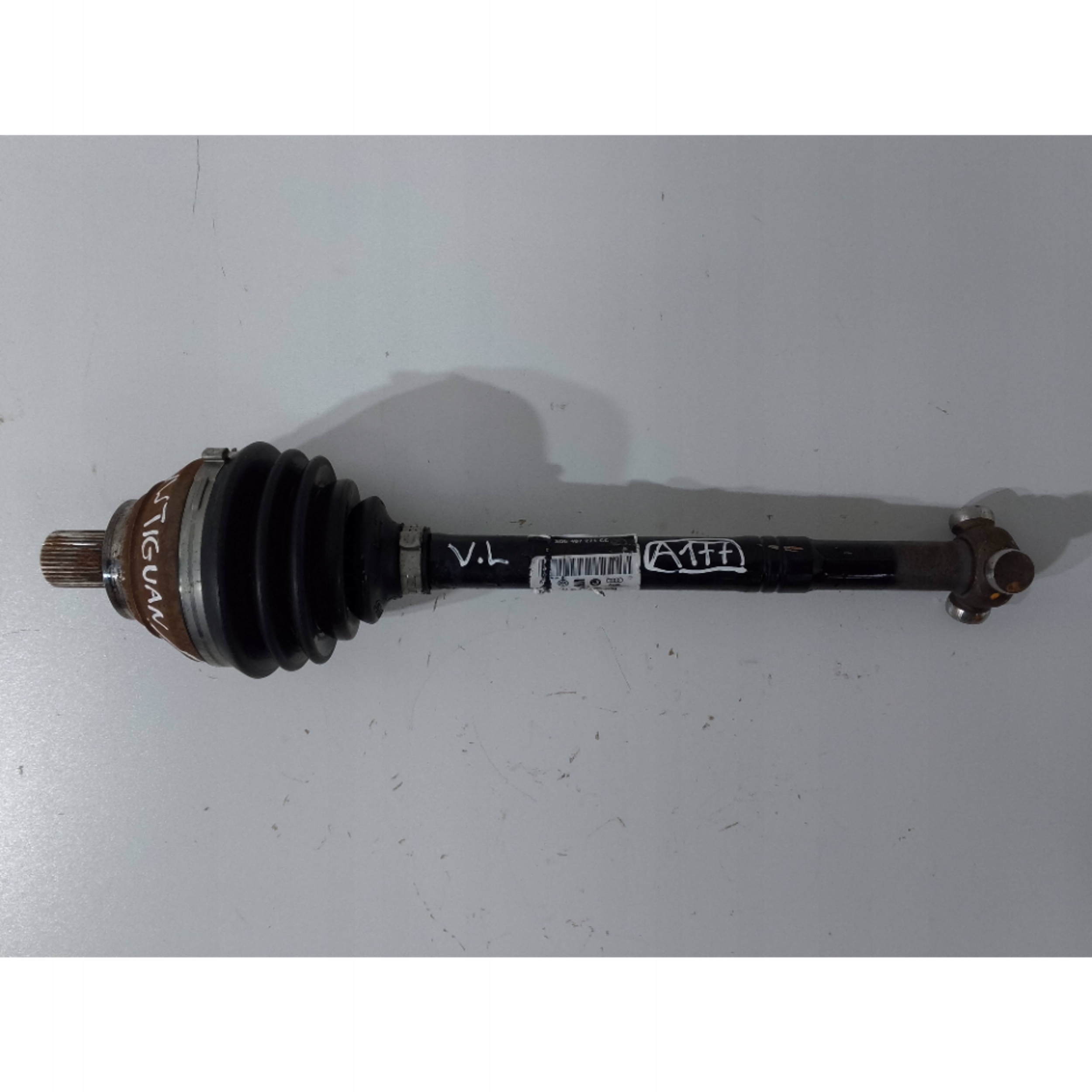 Audi Q3 F3 semi-axis front left 3Q0407271CC (A177)
