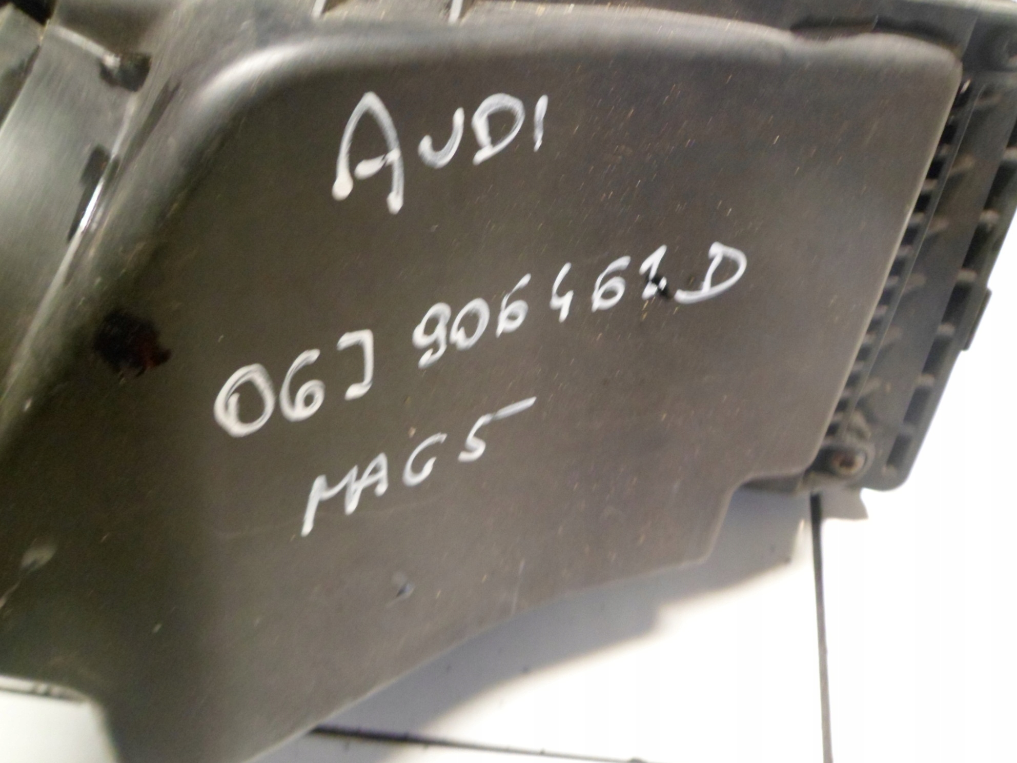 AUDI A4 B8 2.0TFSI Gehäuse filter luft 8R0133835E 6J0906461D