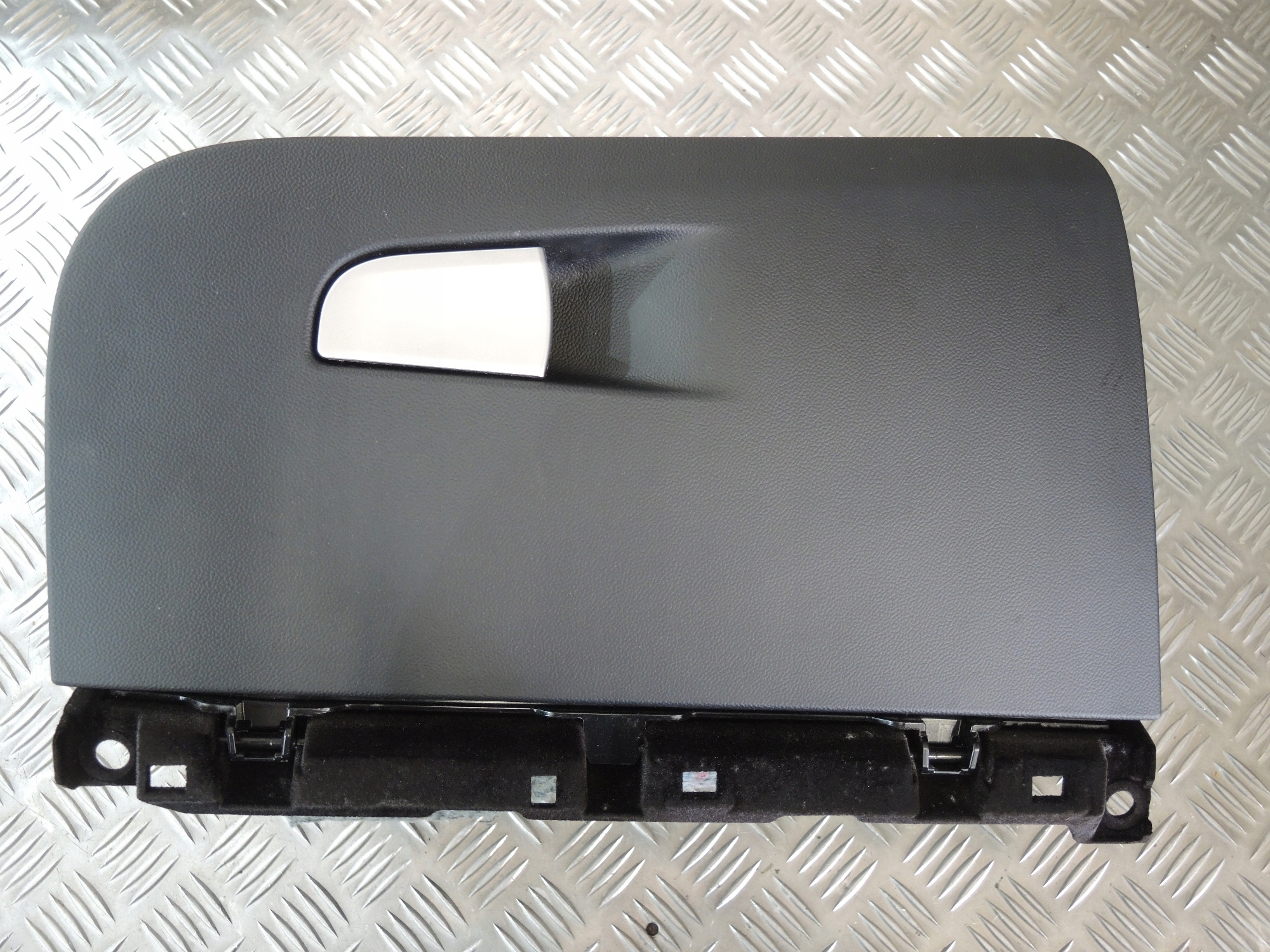 ALFA ROMEO GIULIA QV бардачок пассажира