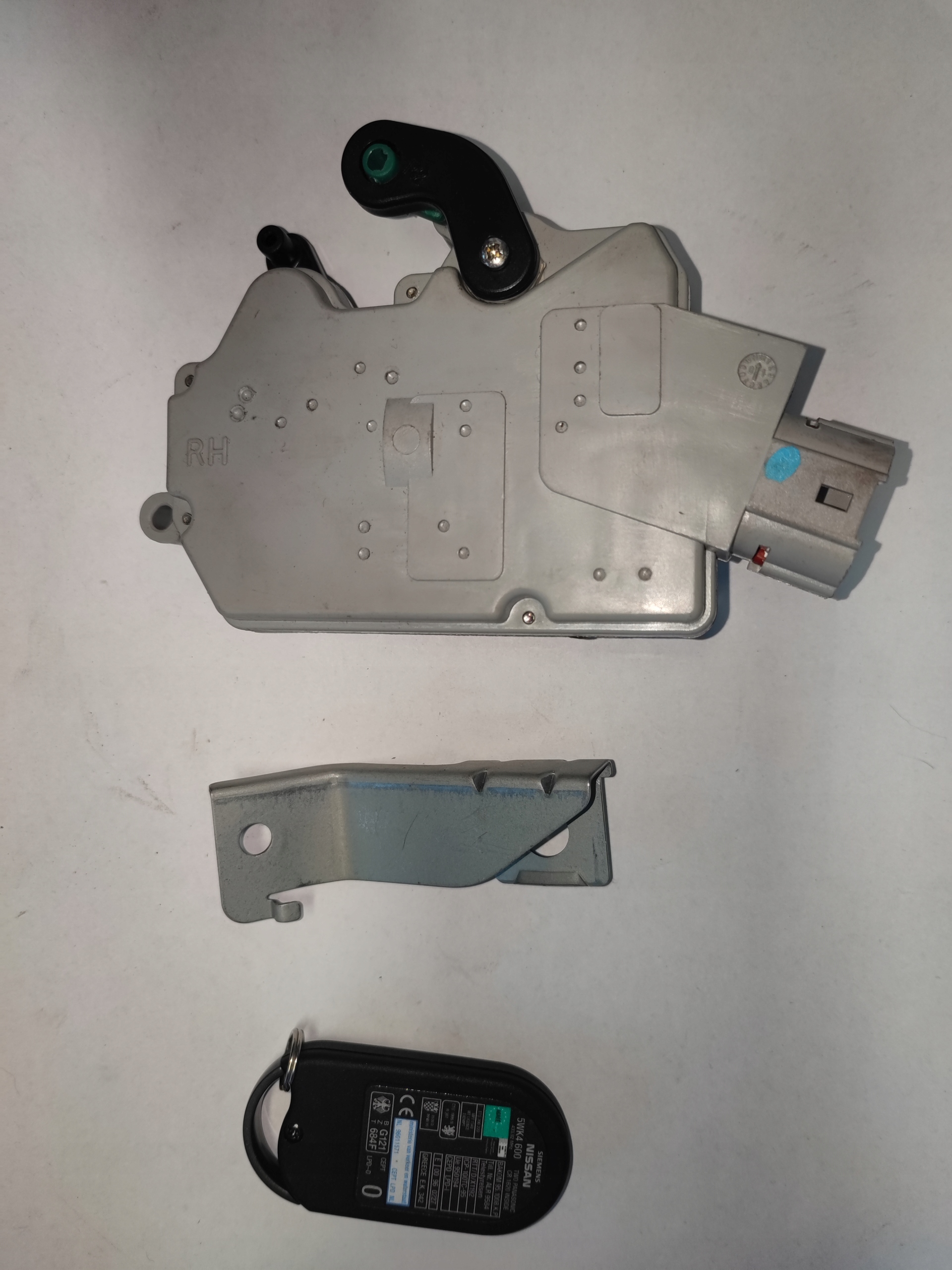 Ke254bm400 привод центрального замка Nissan Pilot