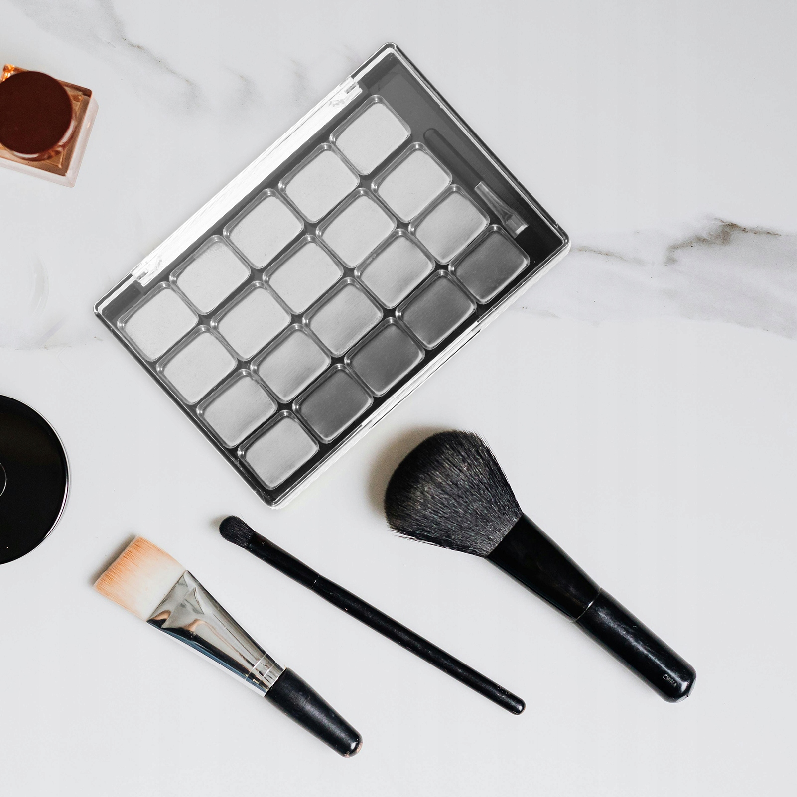 1 ZESTAW PALETY MAGNETYCZNYCH CIENI DO POWIEK Rodzaj inny