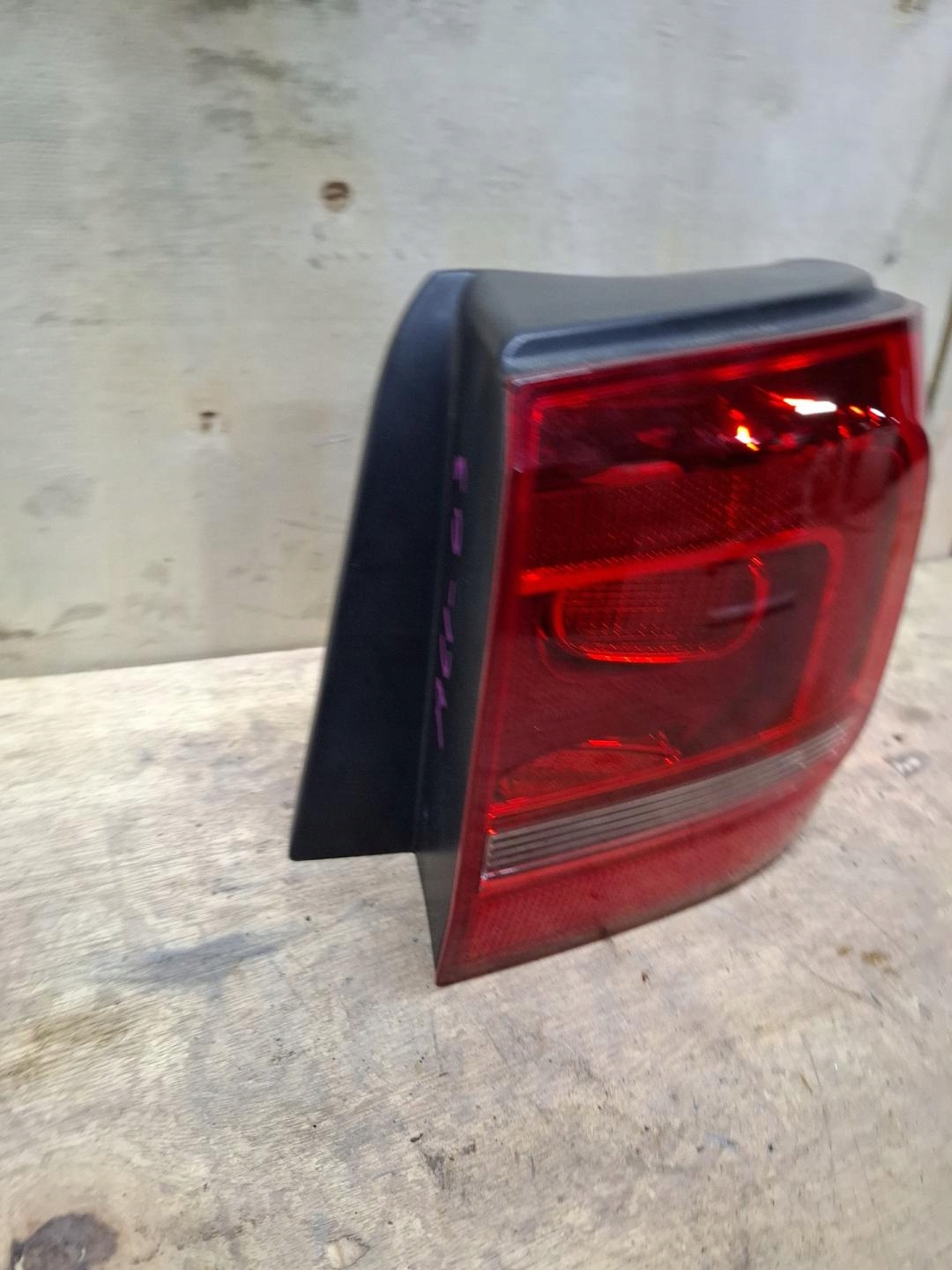 light rear right side Volkswagen Touran 2nd facelift 2011