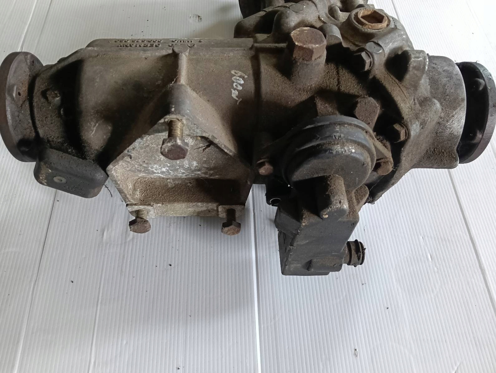 hátsó differenciál differenciál Volkswagen Golf III 009525053A