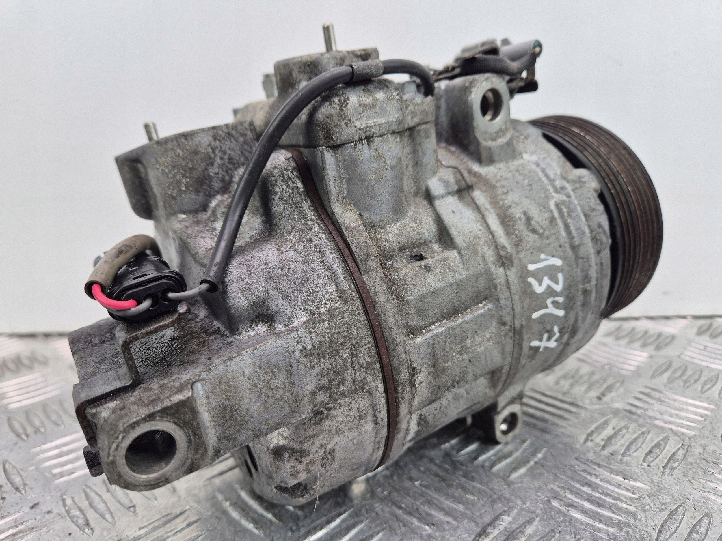 BMW X5 E70 35i N55 kompresor klimatizace 9217868 N55B30A