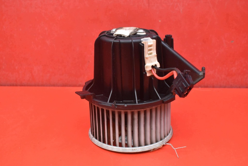 DMUCHAWA Lüfter des lüfters EU 8K1820021 AUDI A4 B8 07-11