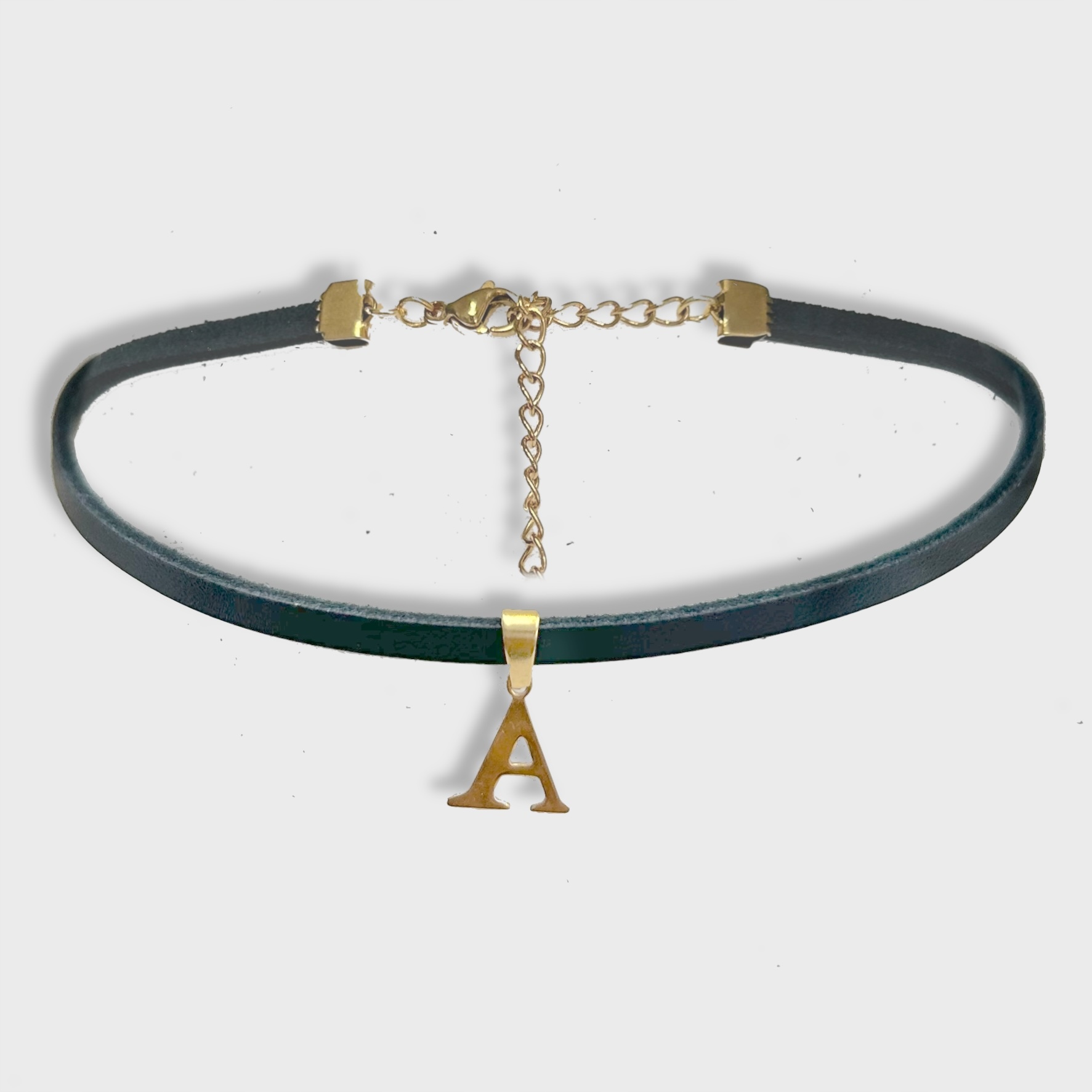 Kožený Choker písmenko M A K černý přívěsek chirurgický na krk zlatý