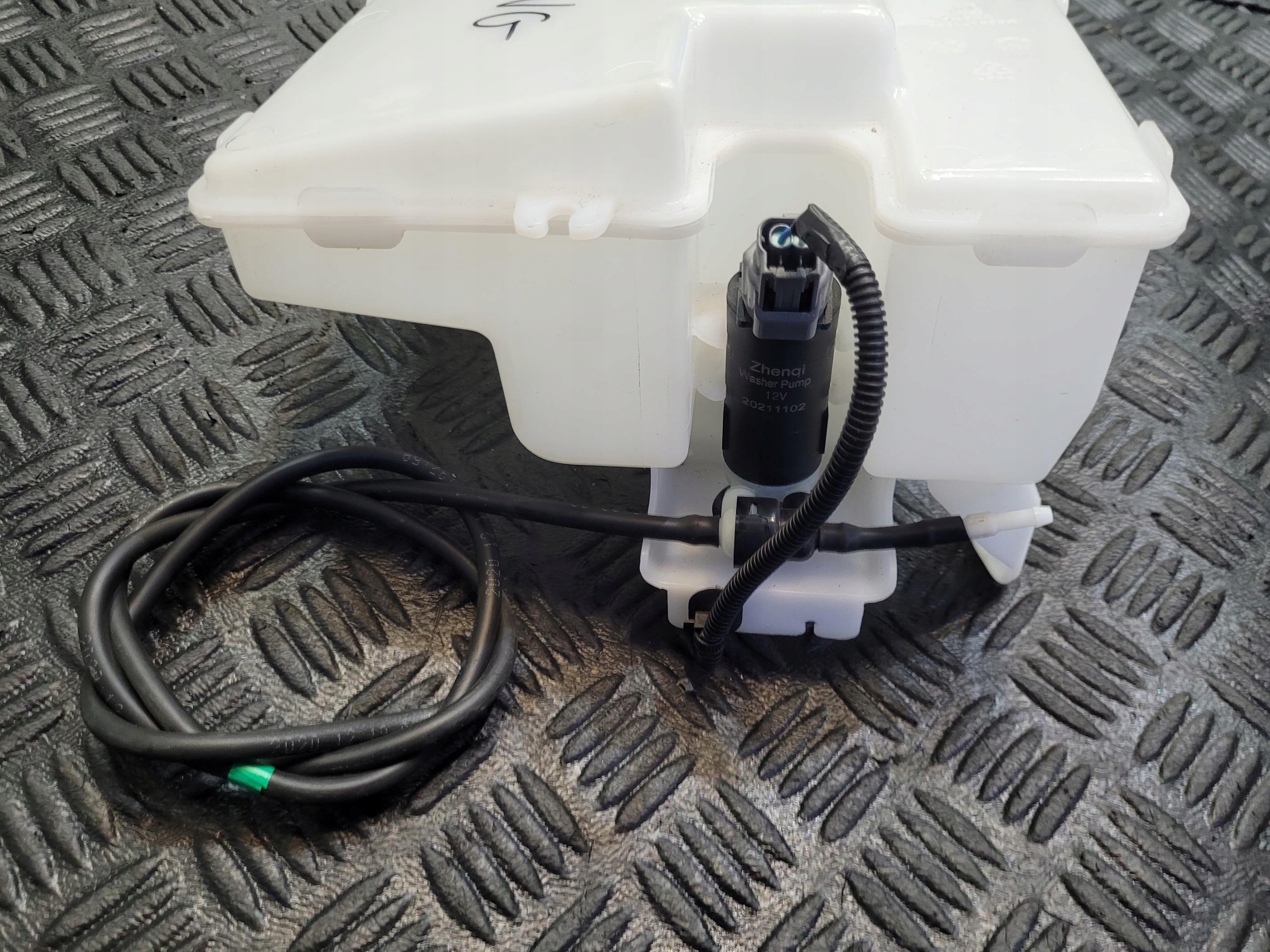 tank washer fluid tank pump 289101968R DACIA SPRING