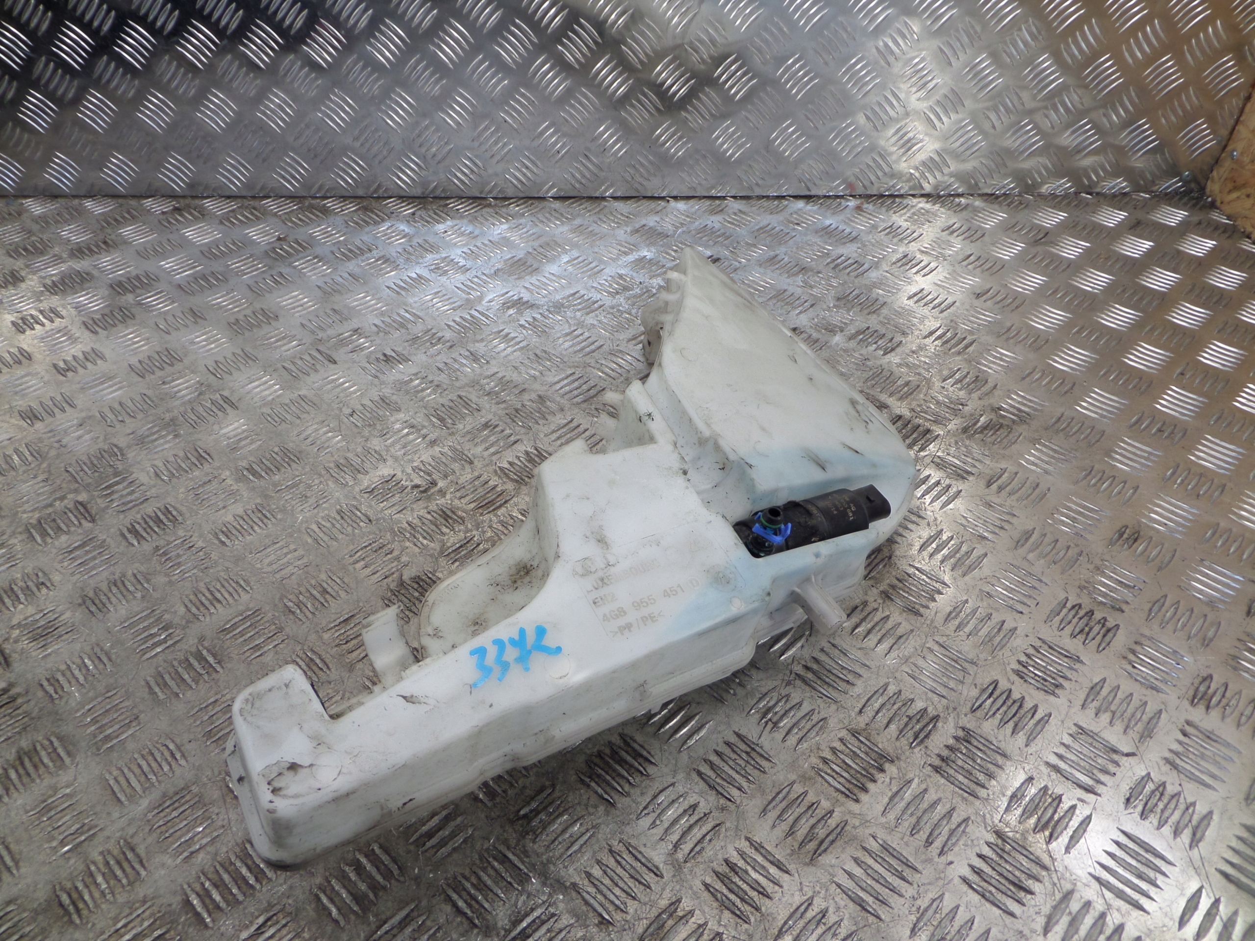 AUDI A7 4G washer fluid tank 4G8955451