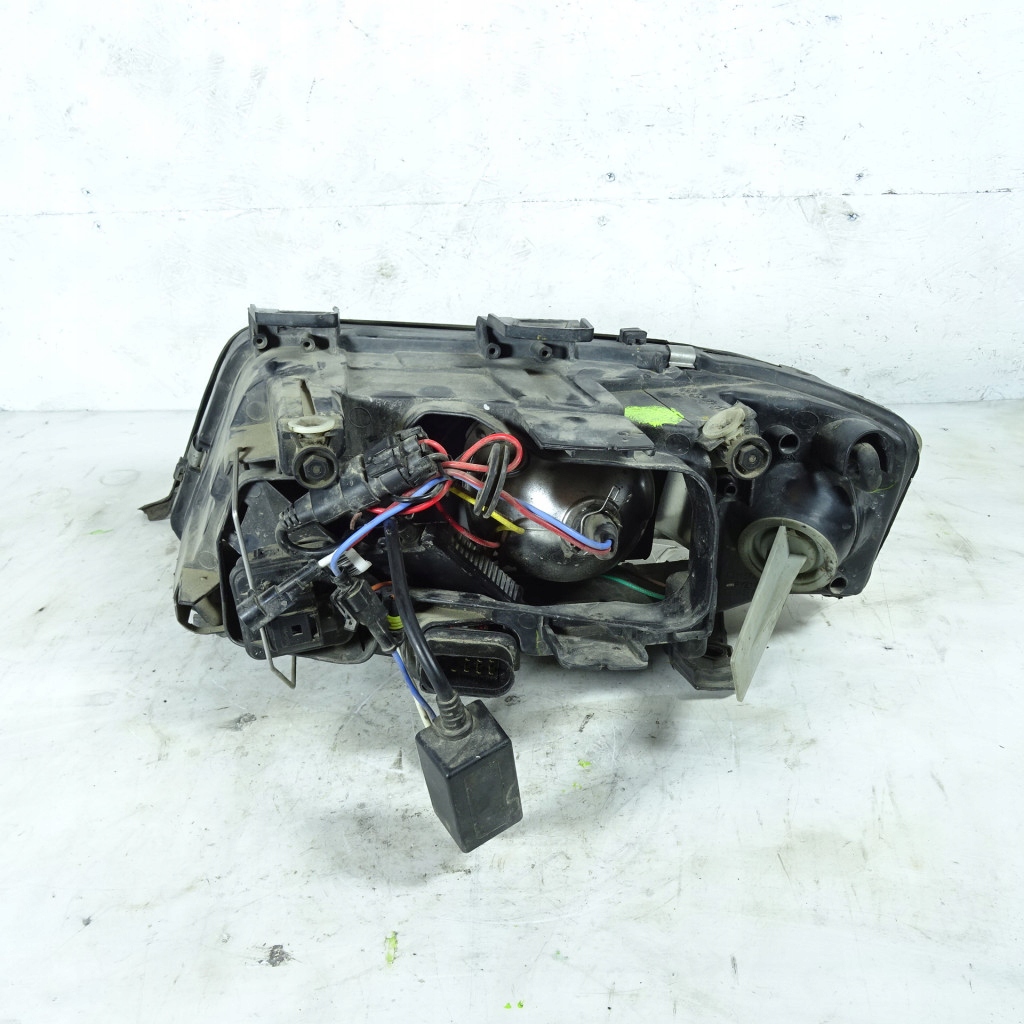AUDI A6 C5 REFLEKTOR right XENON 08-141-1102R