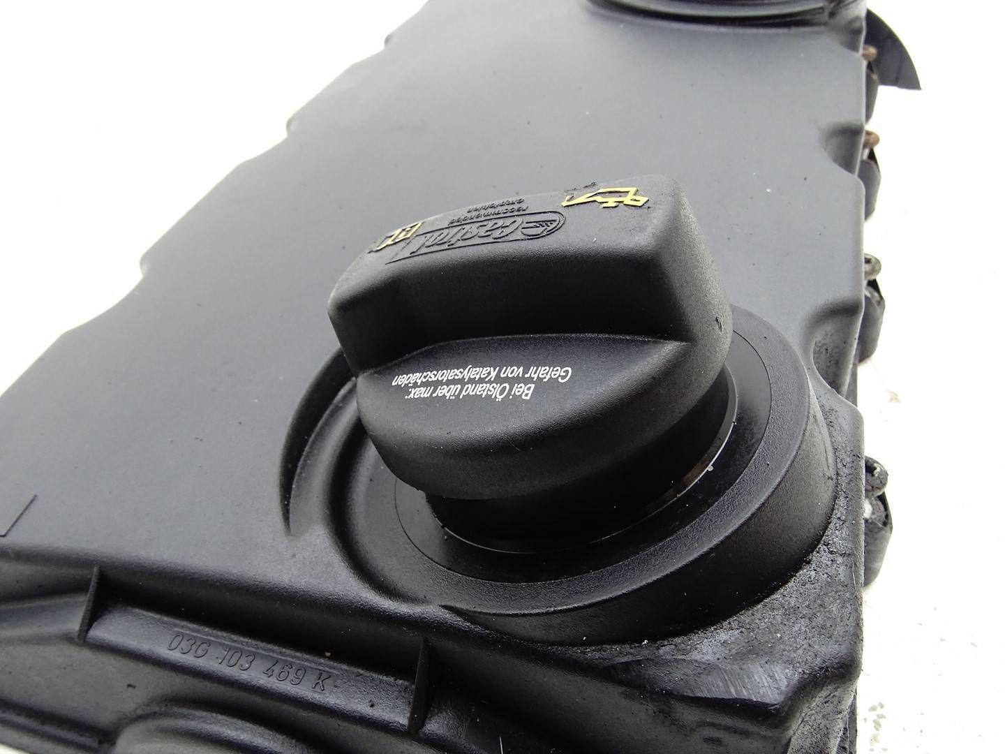 Abdeckung oben der Ventile AUDI A4 B7 A6 C6 2.0 TDI 03G103475B