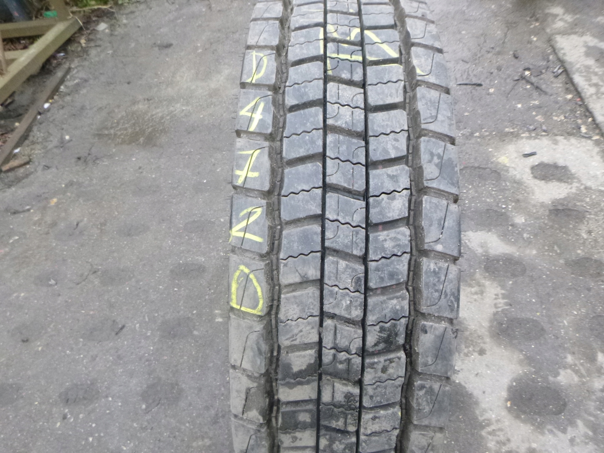 215 / 75r17,5 Uniroyal DH40 привод