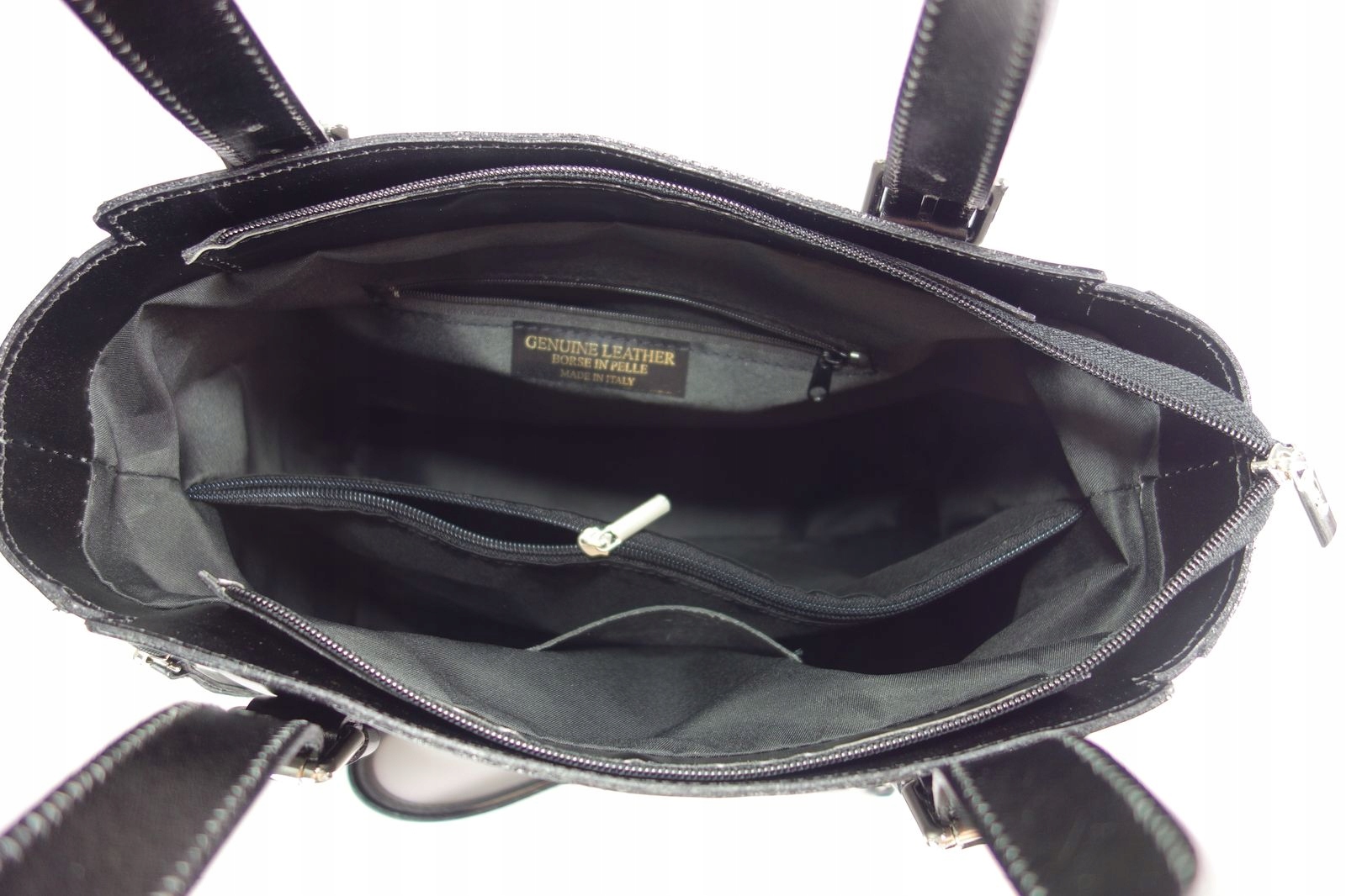 Włoska torebka Vera Pelle klasyczna,kuferek Czarna Materiał dominujący skóra naturalna