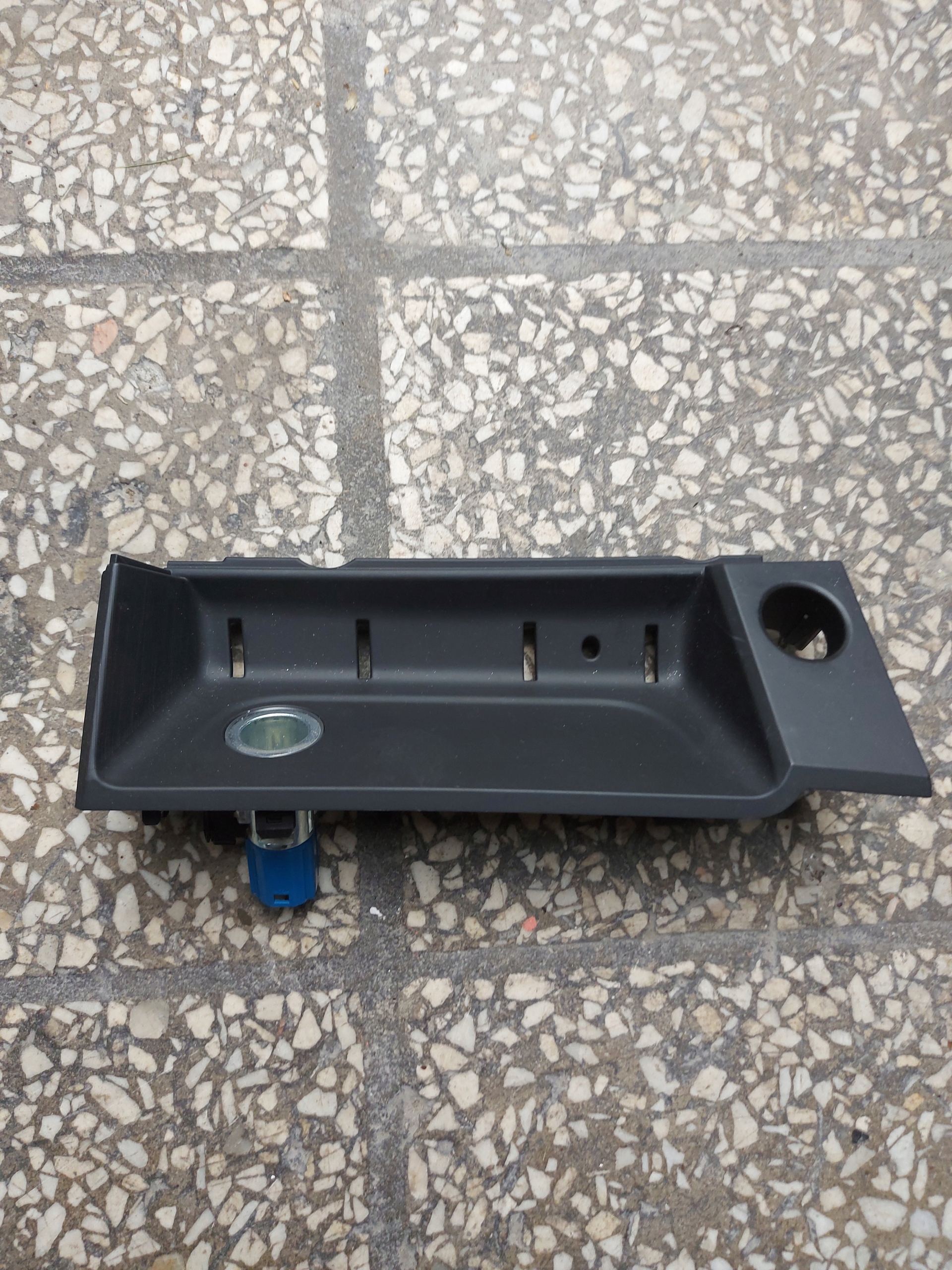 Abdeckung, Hutablage TUNELU SRODKOWEGO Adapter, Stecker AUDI A5 F5 A4 B9