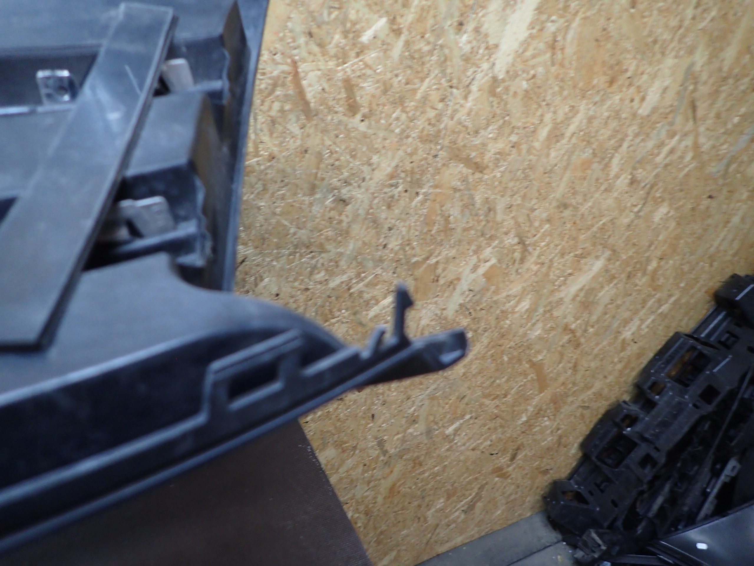 maska VW AMAROK LIFT 2H7853651