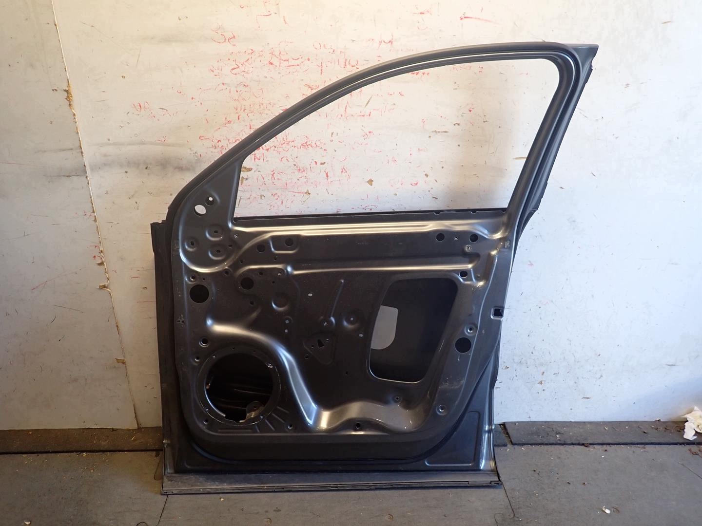door front front right AUDI Q3 2010-2018 8U0831152B